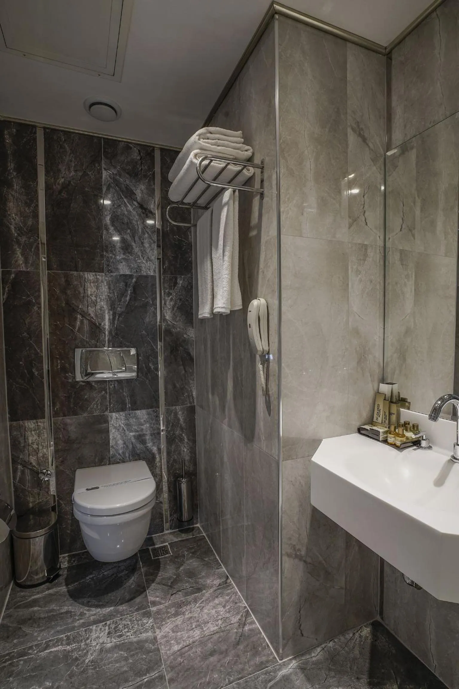 Toilet in Seven Deep Hotel