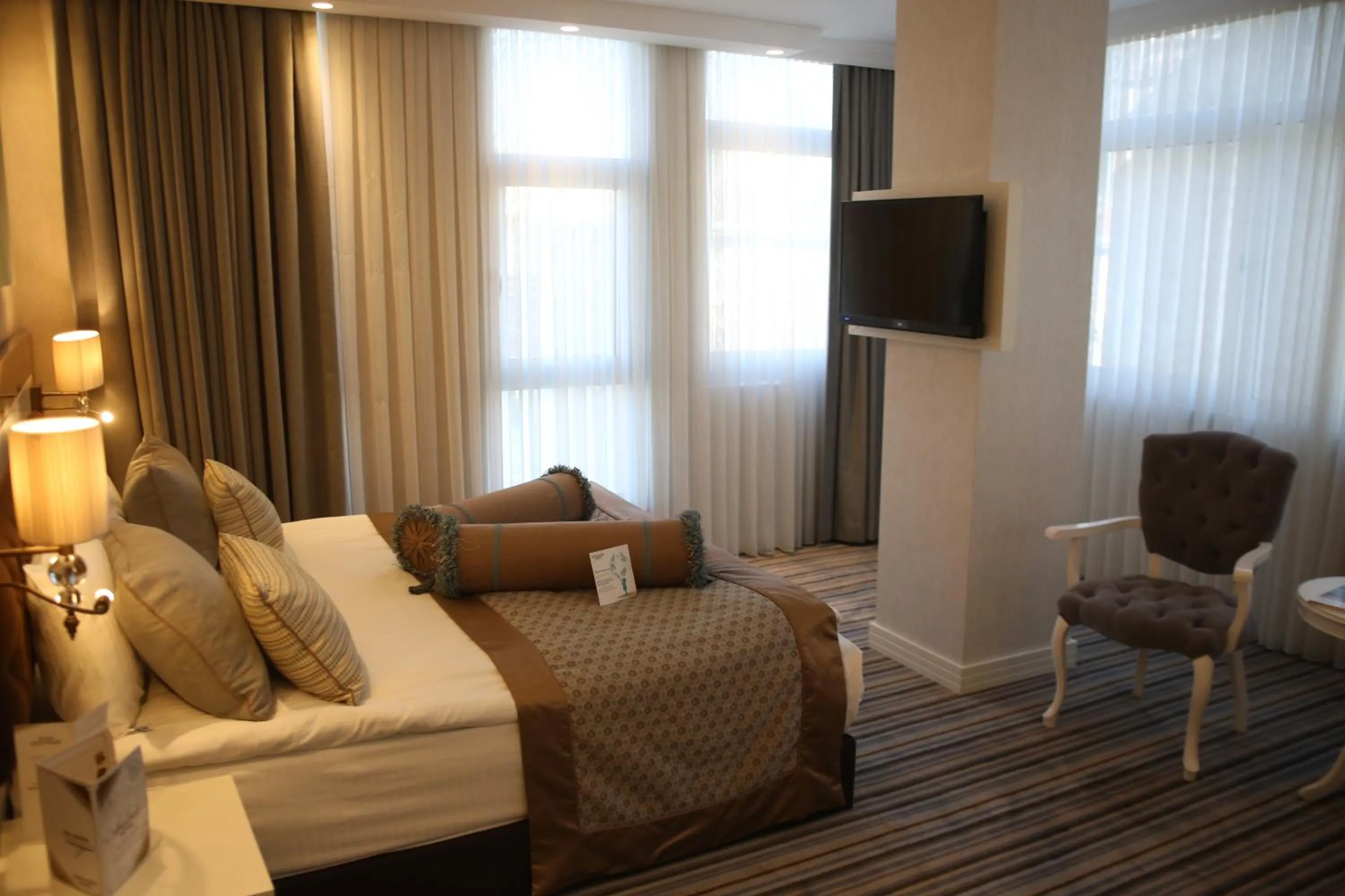 Bed in Seven Deep Hotel