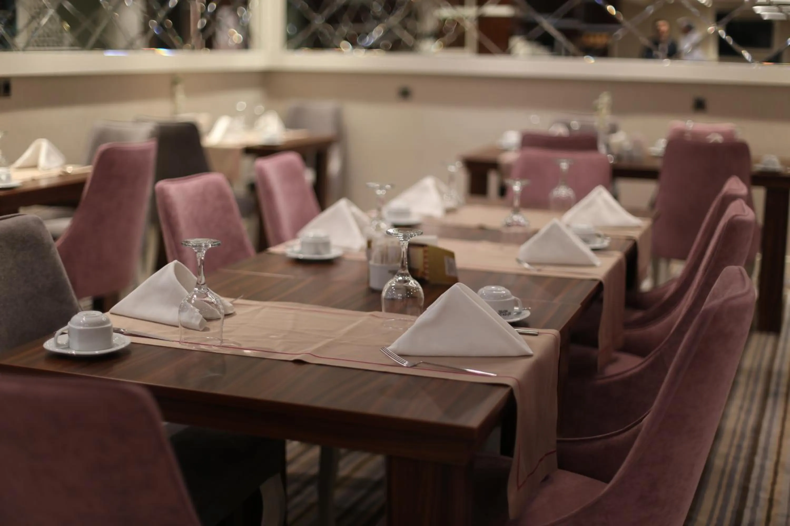 Restaurant/places to eat in Seven Deep Hotel