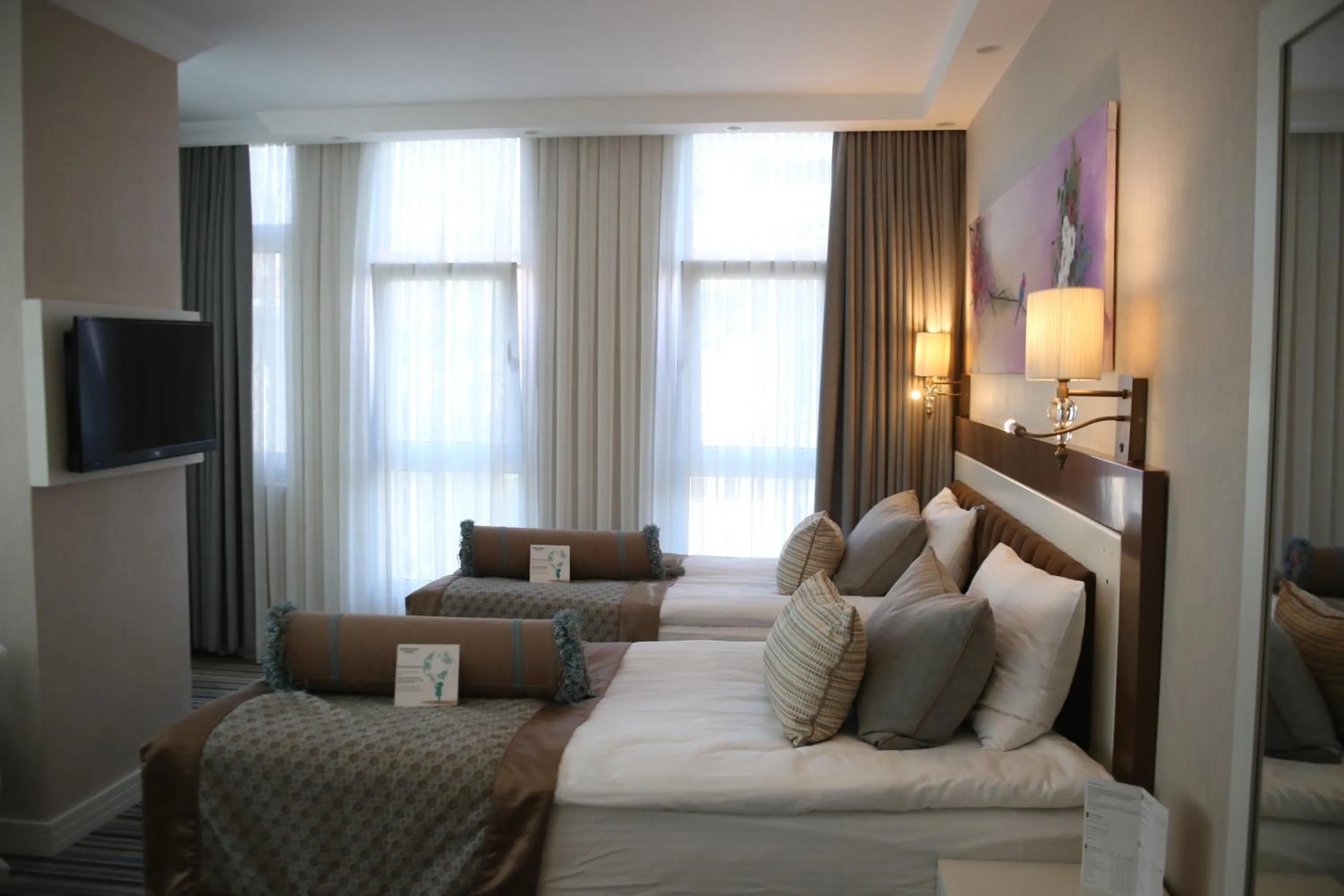 Bed in Seven Deep Hotel