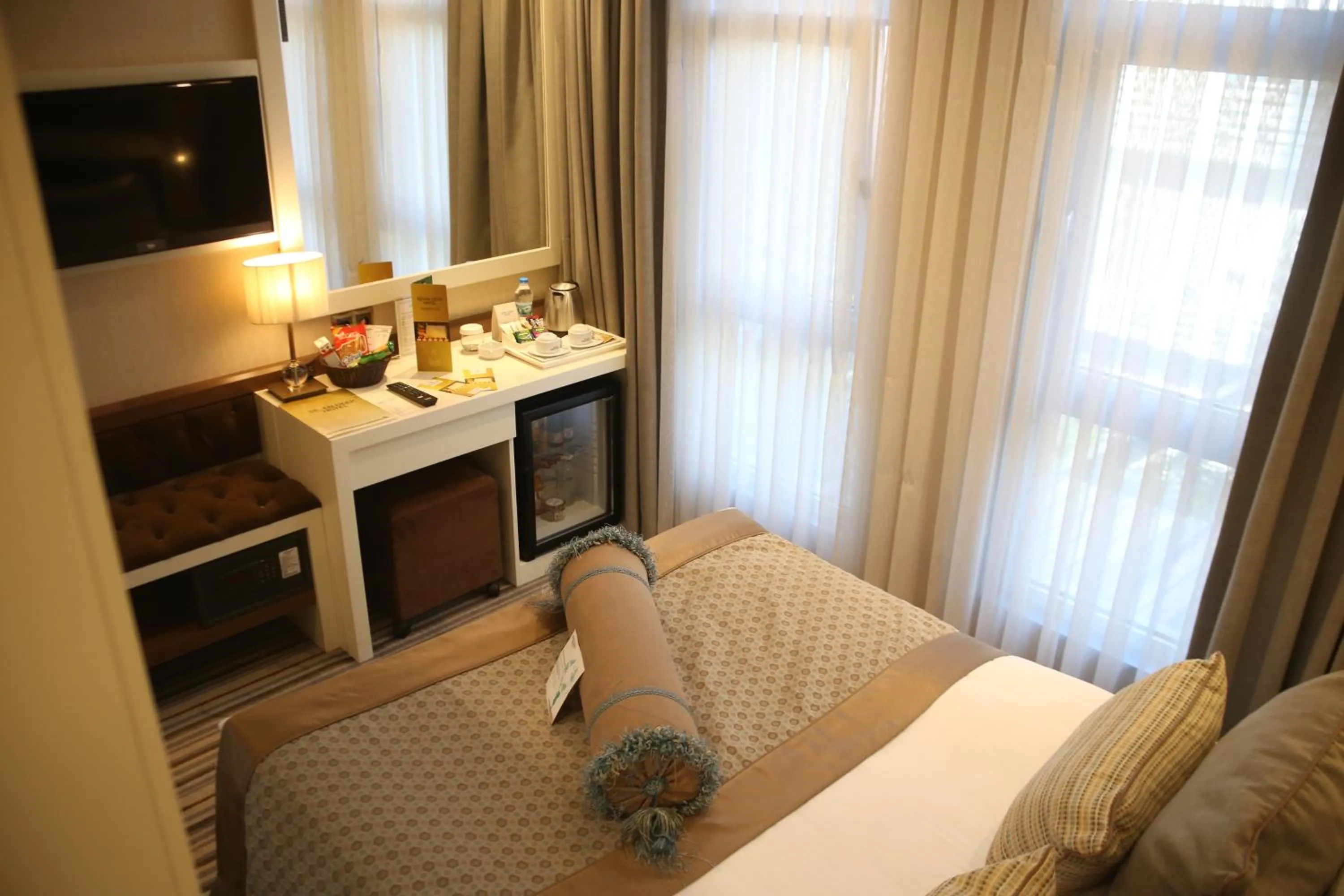 Bed in Seven Deep Hotel