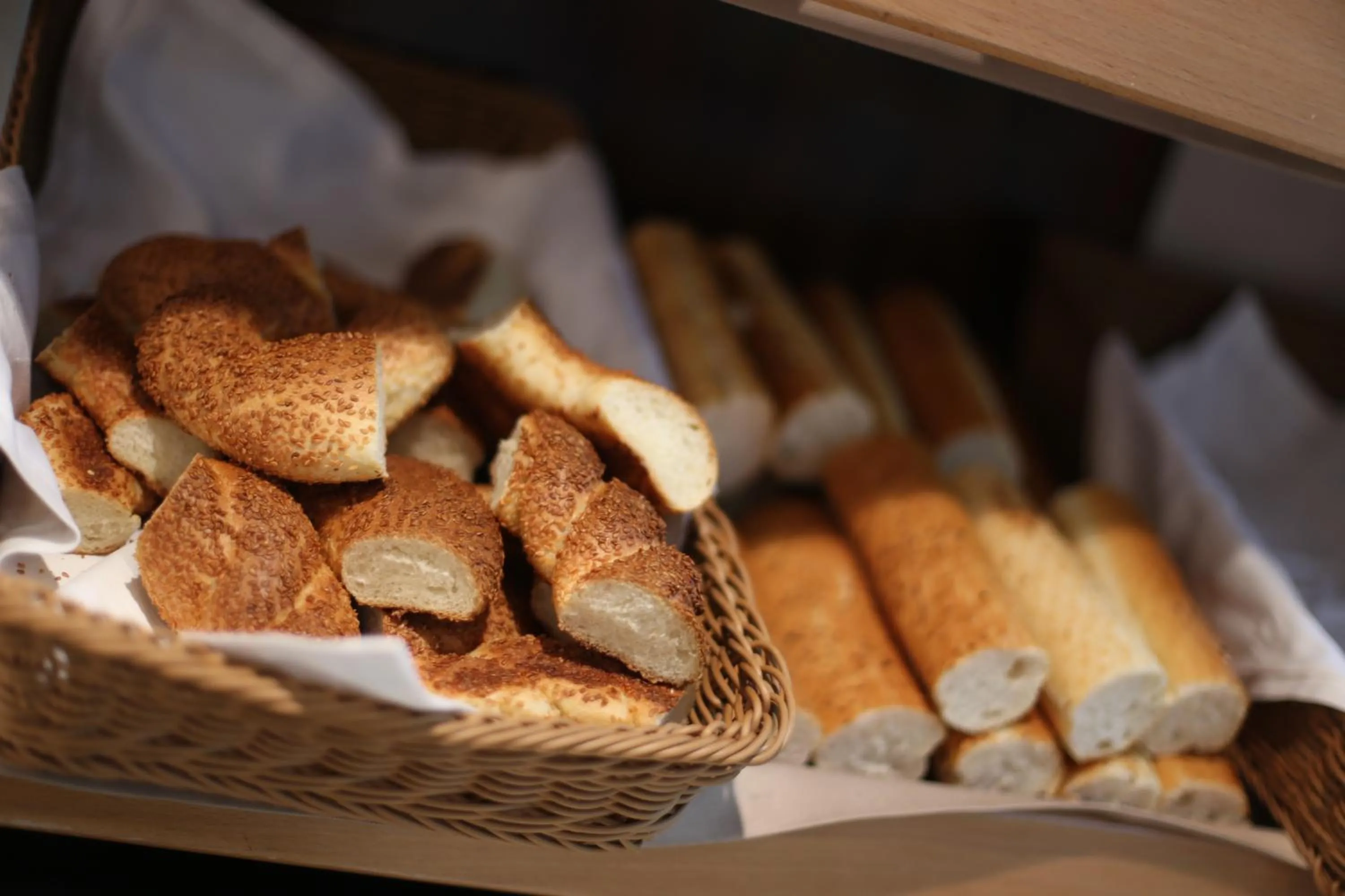 Restaurant/places to eat in Seven Deep Hotel