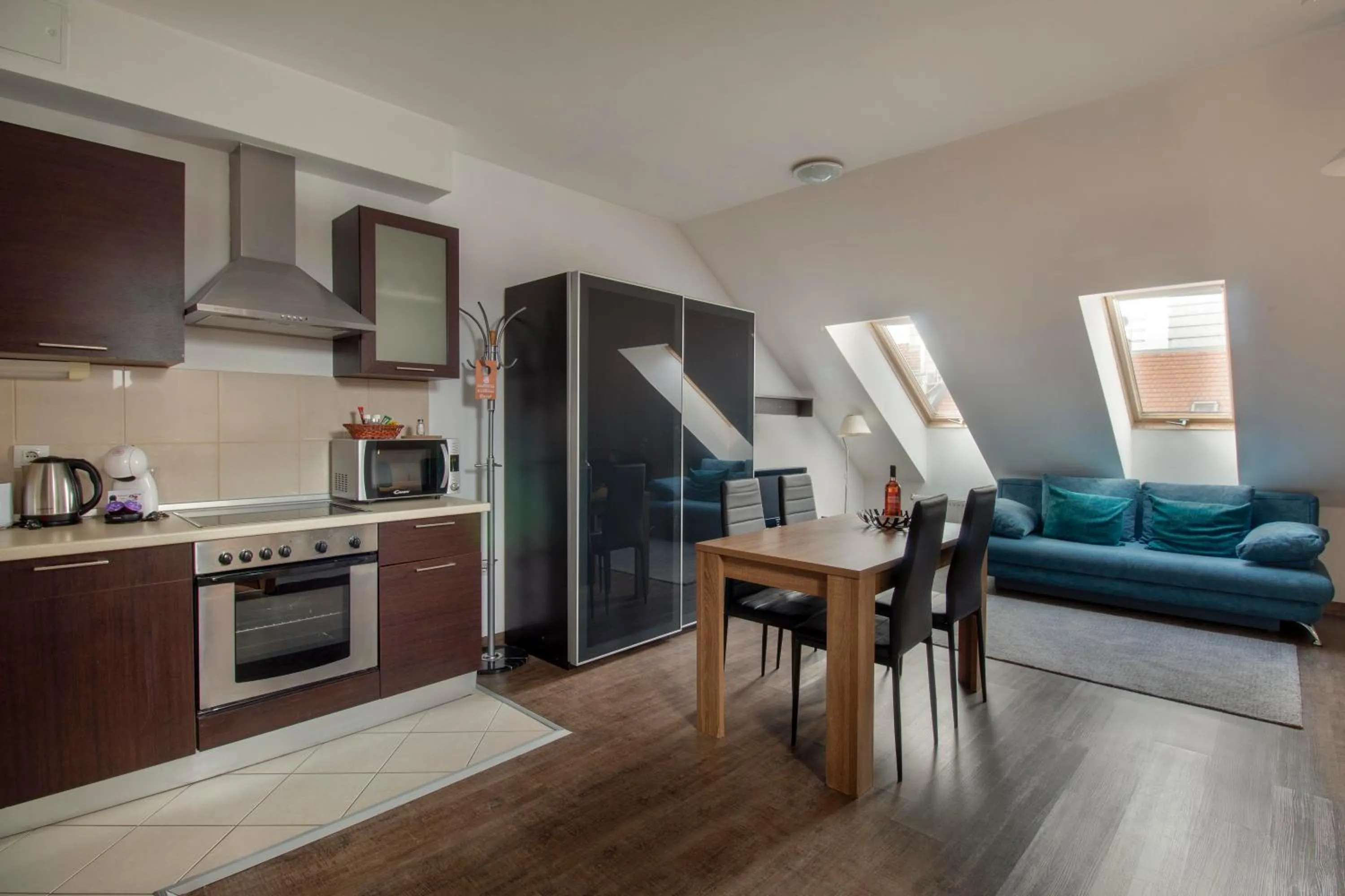 Coffee/tea facilities in Mango Apartments