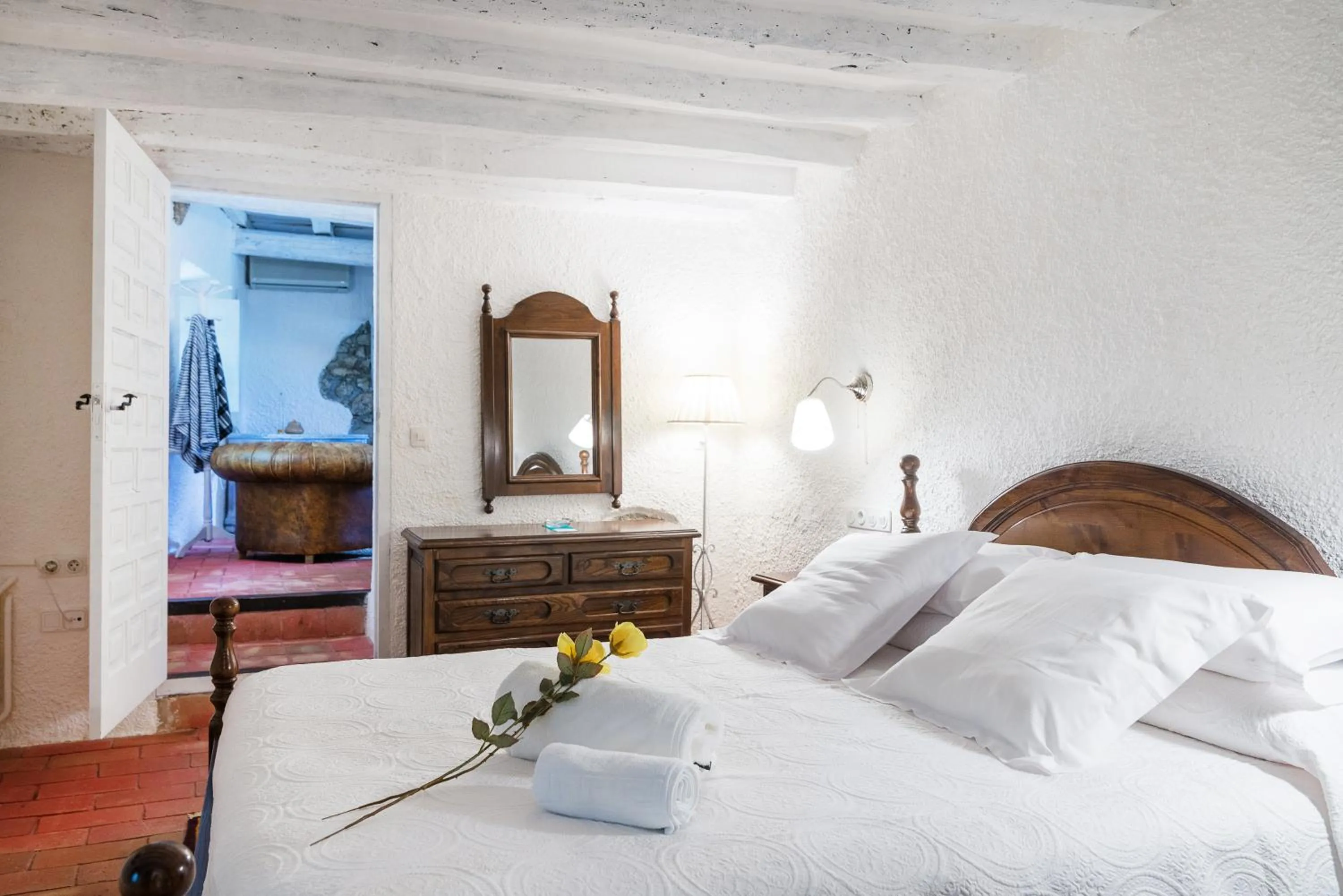 Bedroom, Bed in Els Caçadors de Maçanet