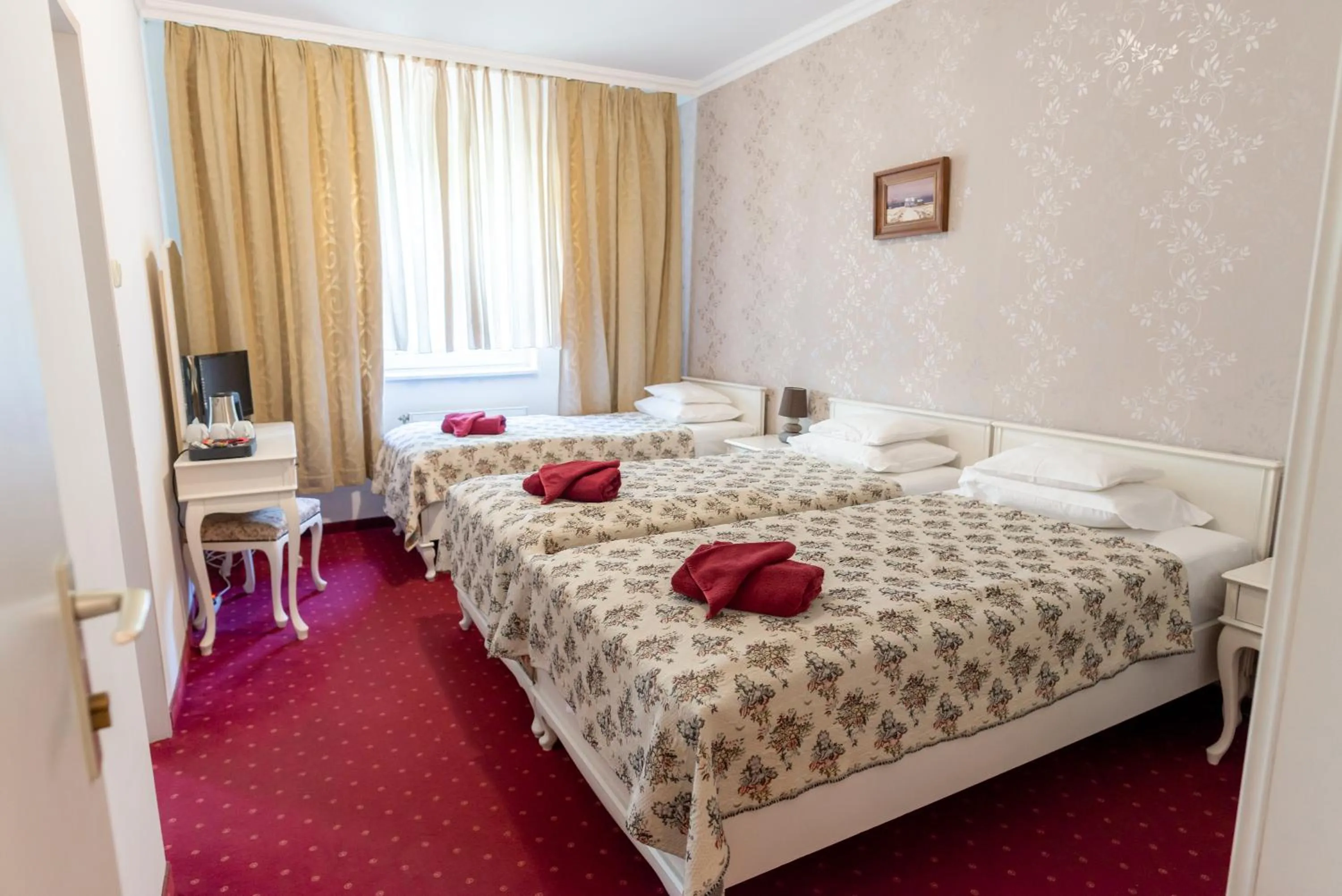 Photo of the whole room, Bed in Walzer Hotel