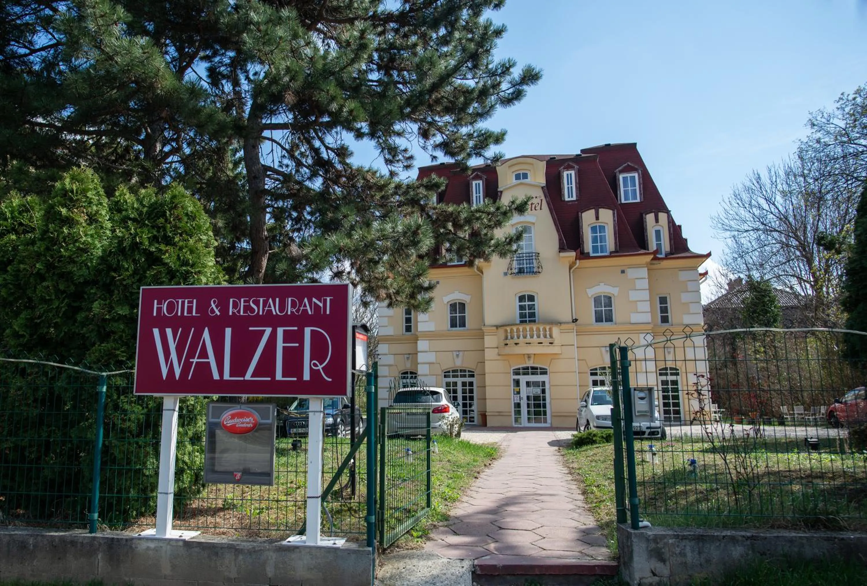Property building in Walzer Hotel