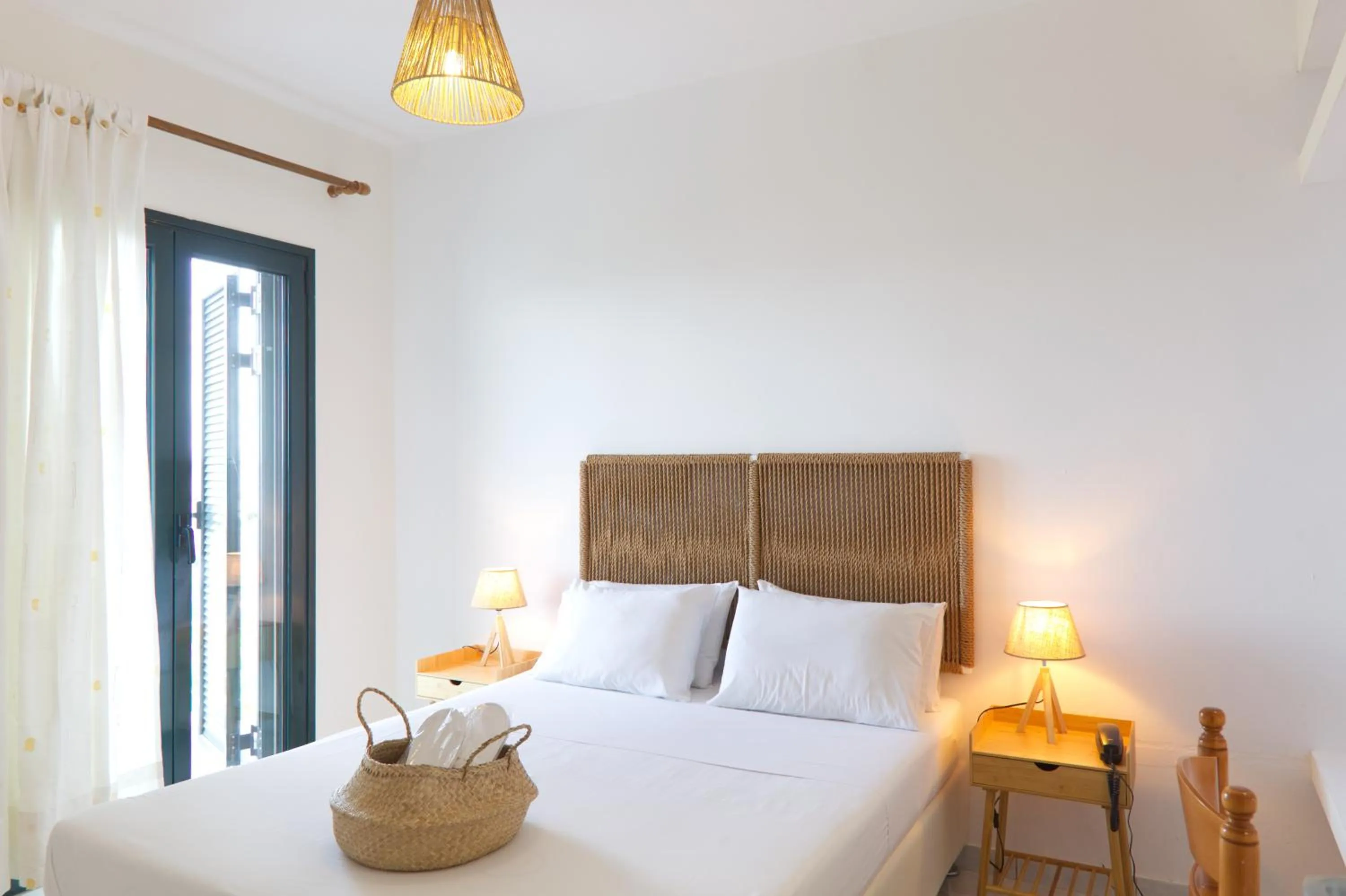 Bed in Koukounari Apartments