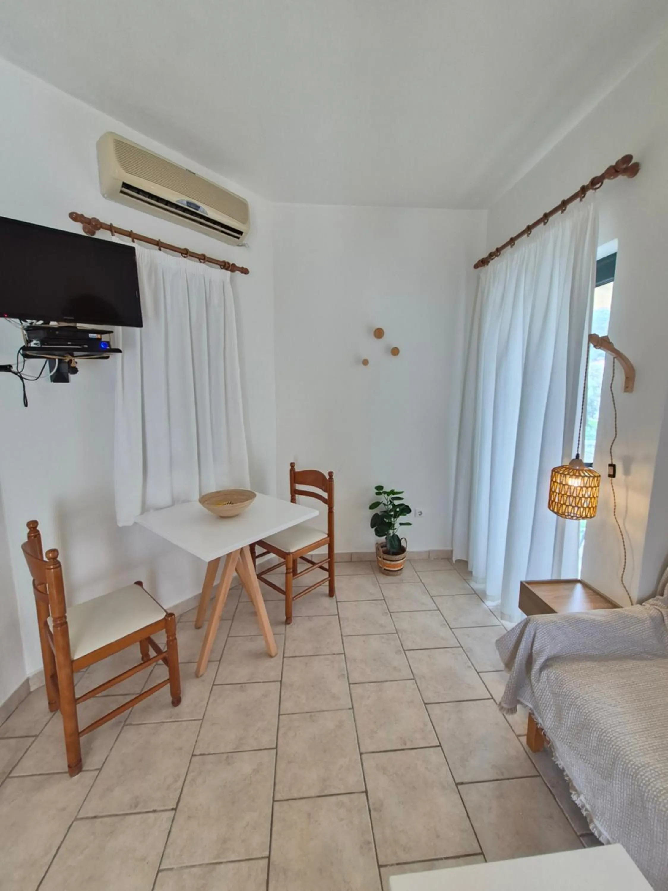 Bed in Koukounari Apartments