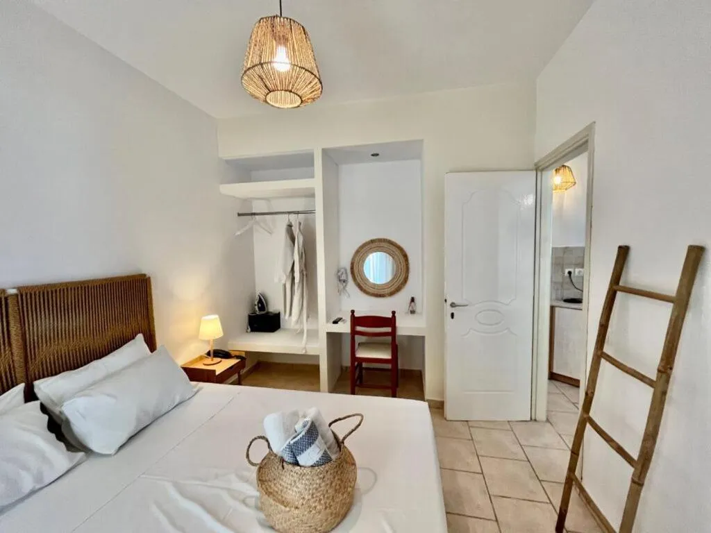 Bed in Koukounari Apartments