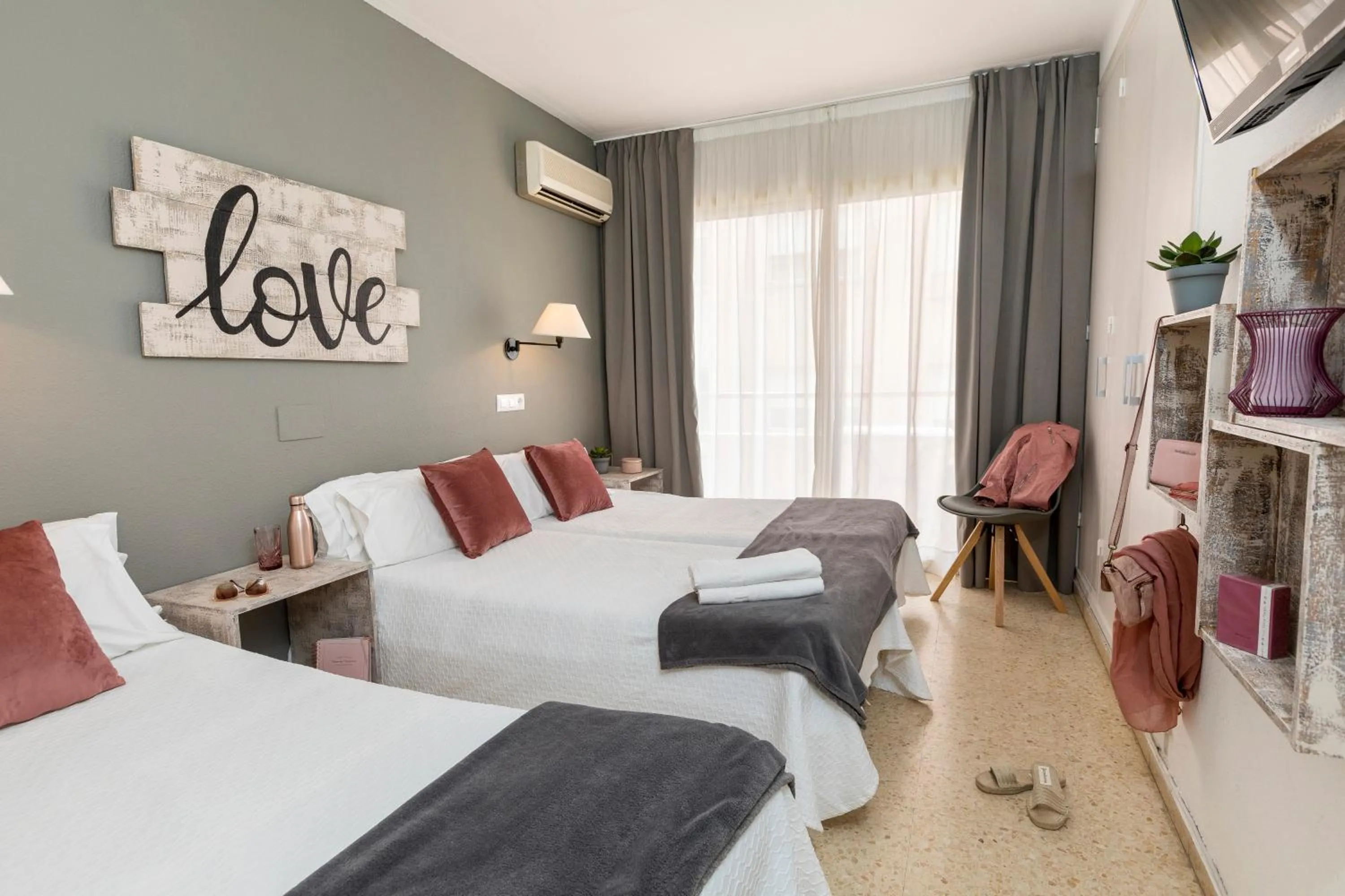 Bed in Hotel Bulevard