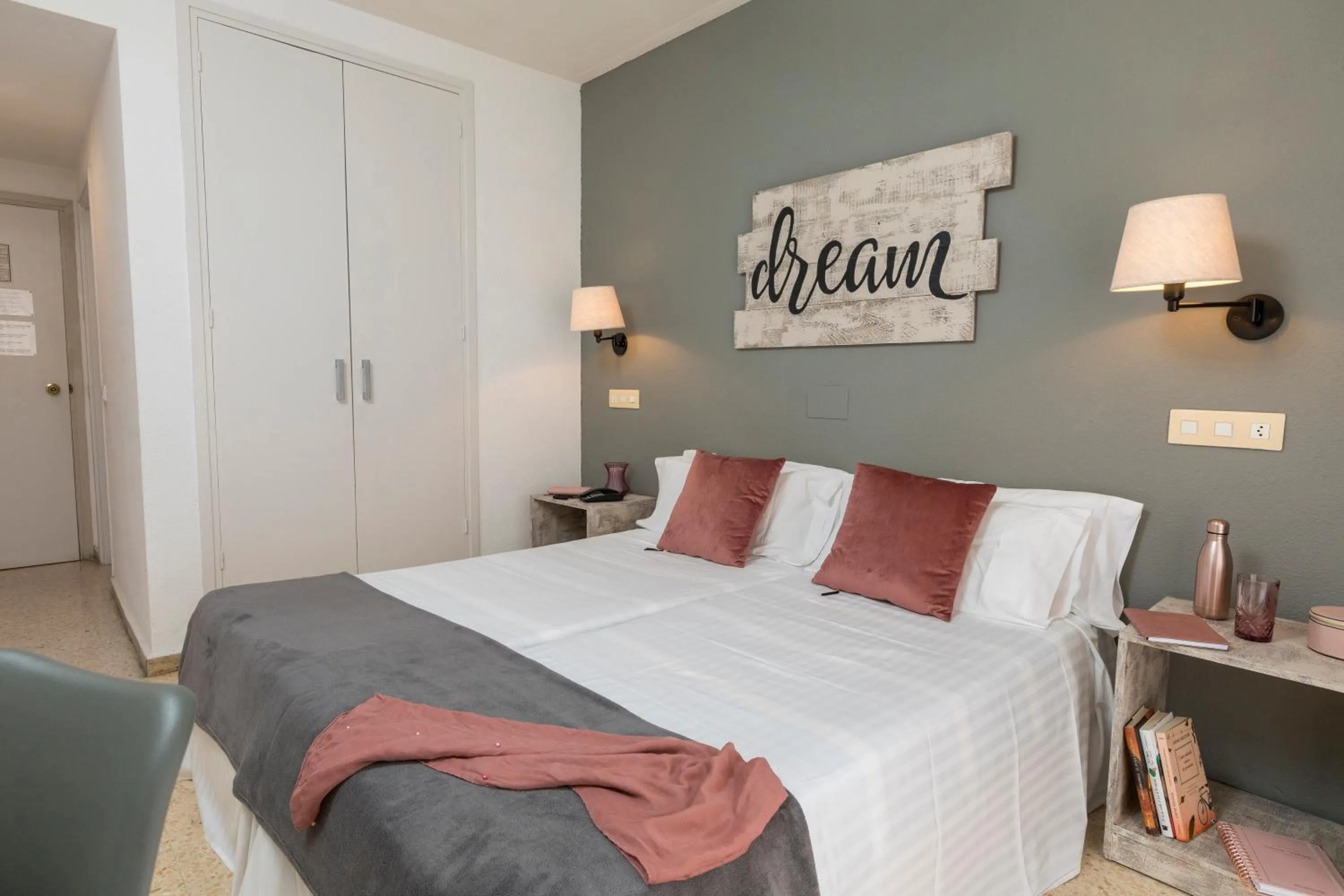 Bed in Hotel Bulevard