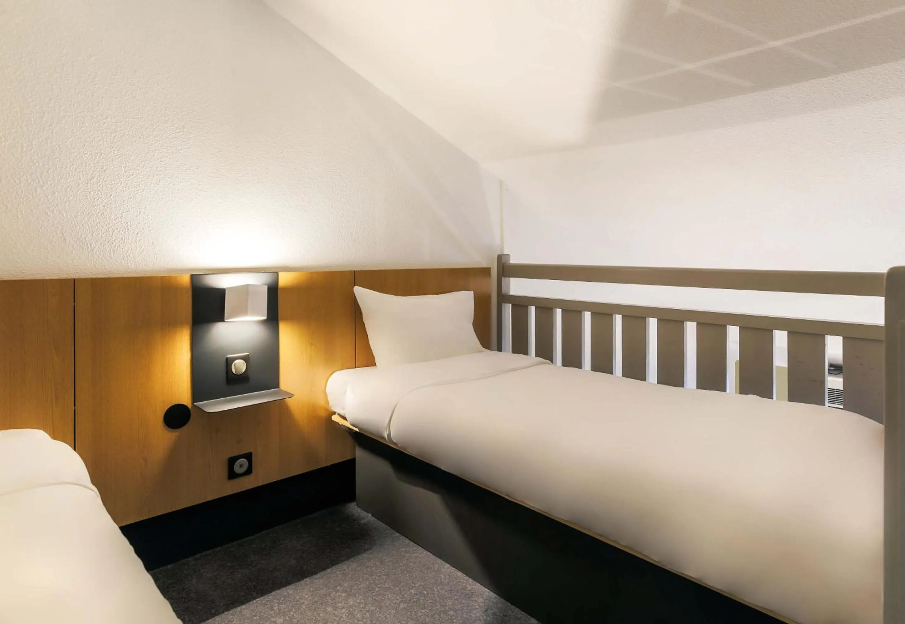 Bedroom, Bed in B&B HOTEL Metz Augny