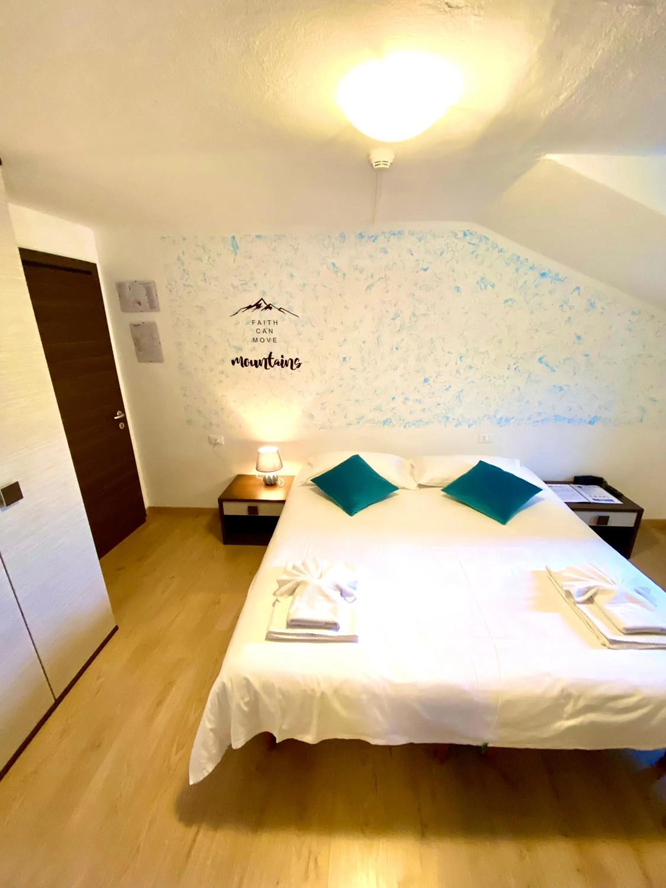 Bed in Hotel B&B Lorenzini Ski