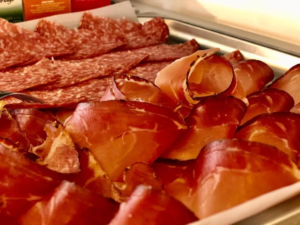 Food and drinks in Hotel B&B Lorenzini Ski