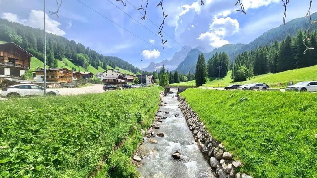 Natural landscape in Hotel B&B Lorenzini Ski