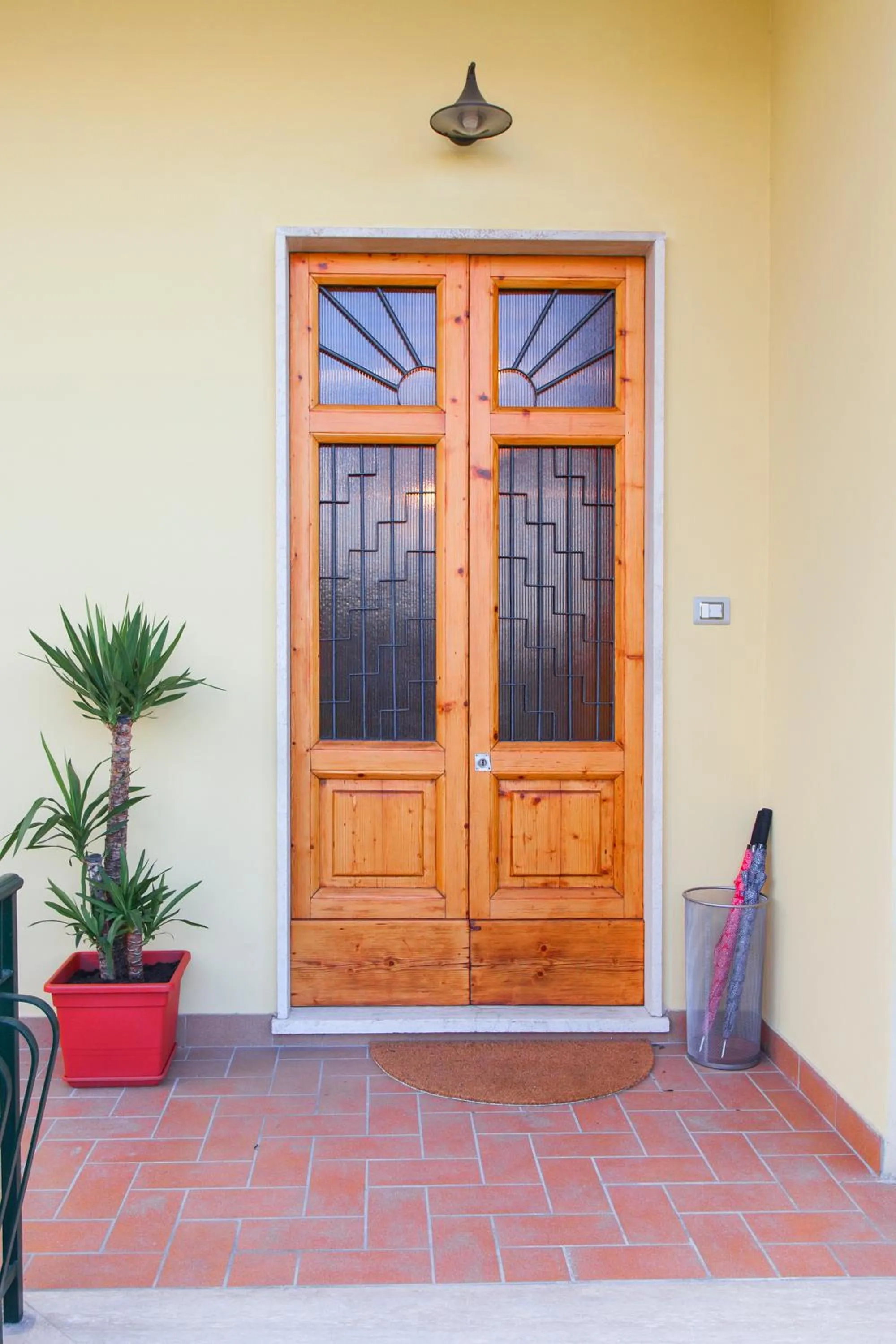 Facade/entrance in La Casermina