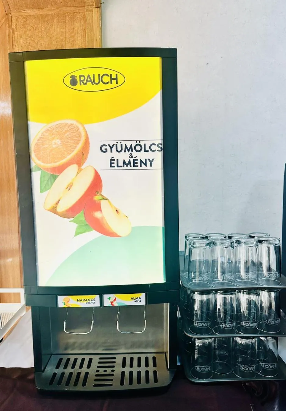 Restaurant/places to eat in Hotel Amadeus