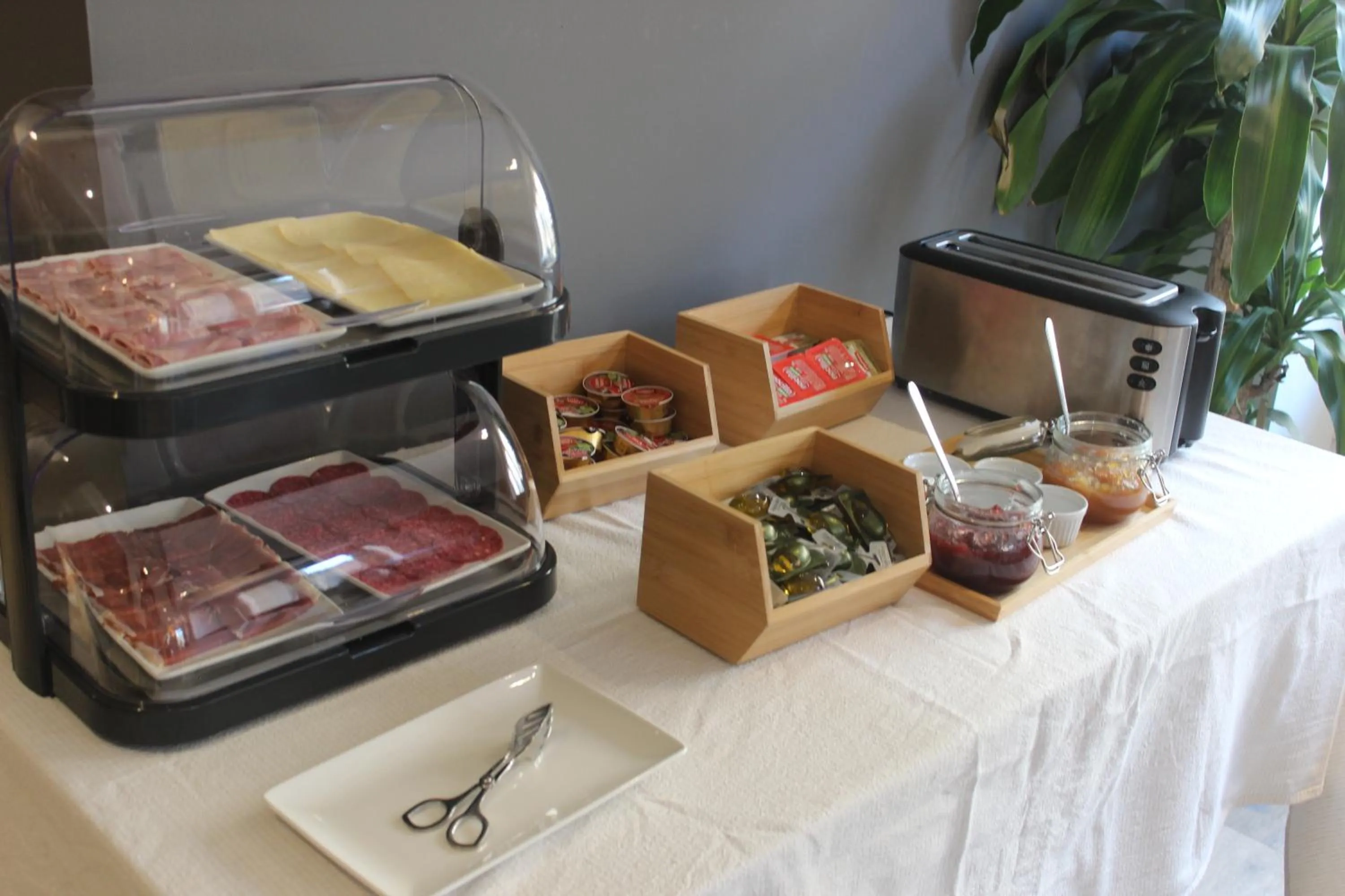 Breakfast in Hotel Boutique Teatro Romano