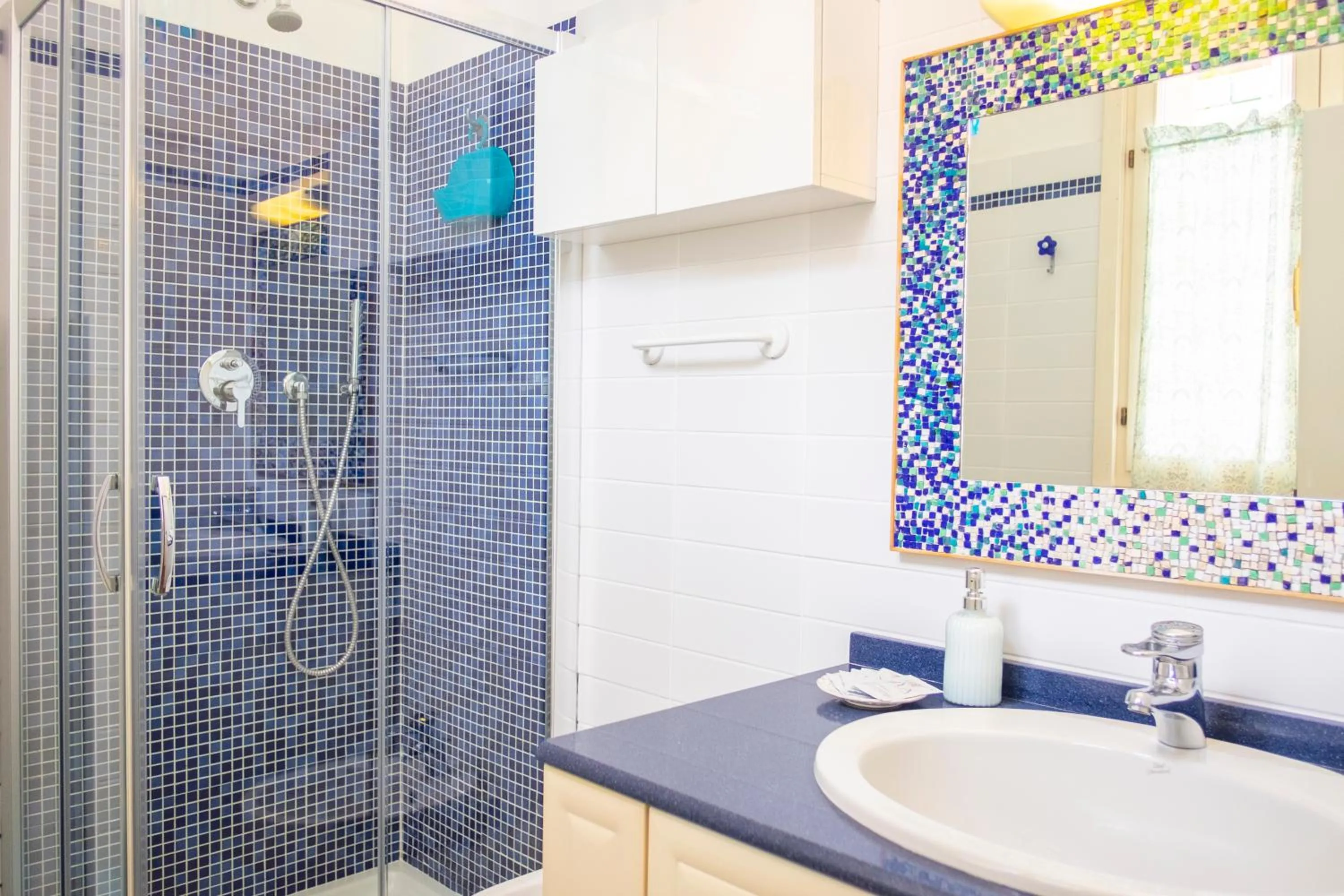 Shower in B&B Anastagi