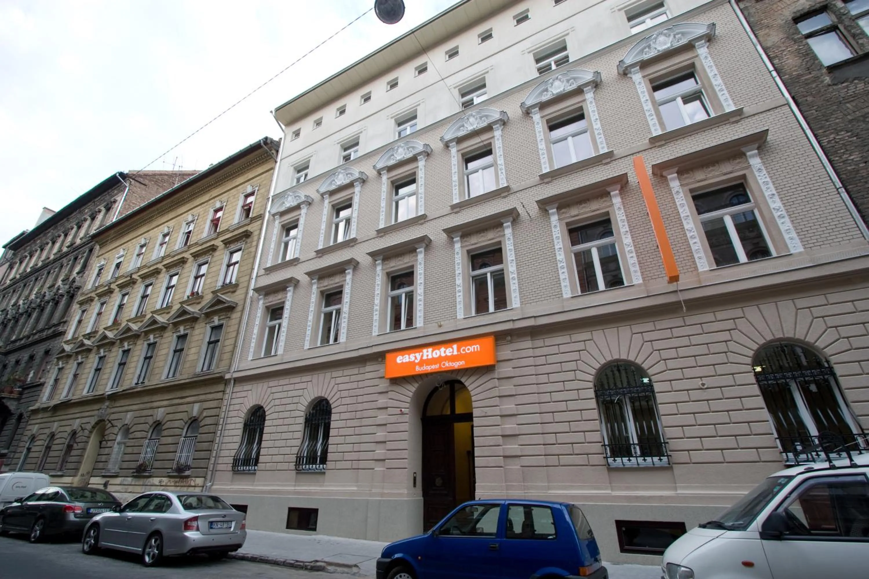 Facade/entrance in easyHotel Budapest Oktogon