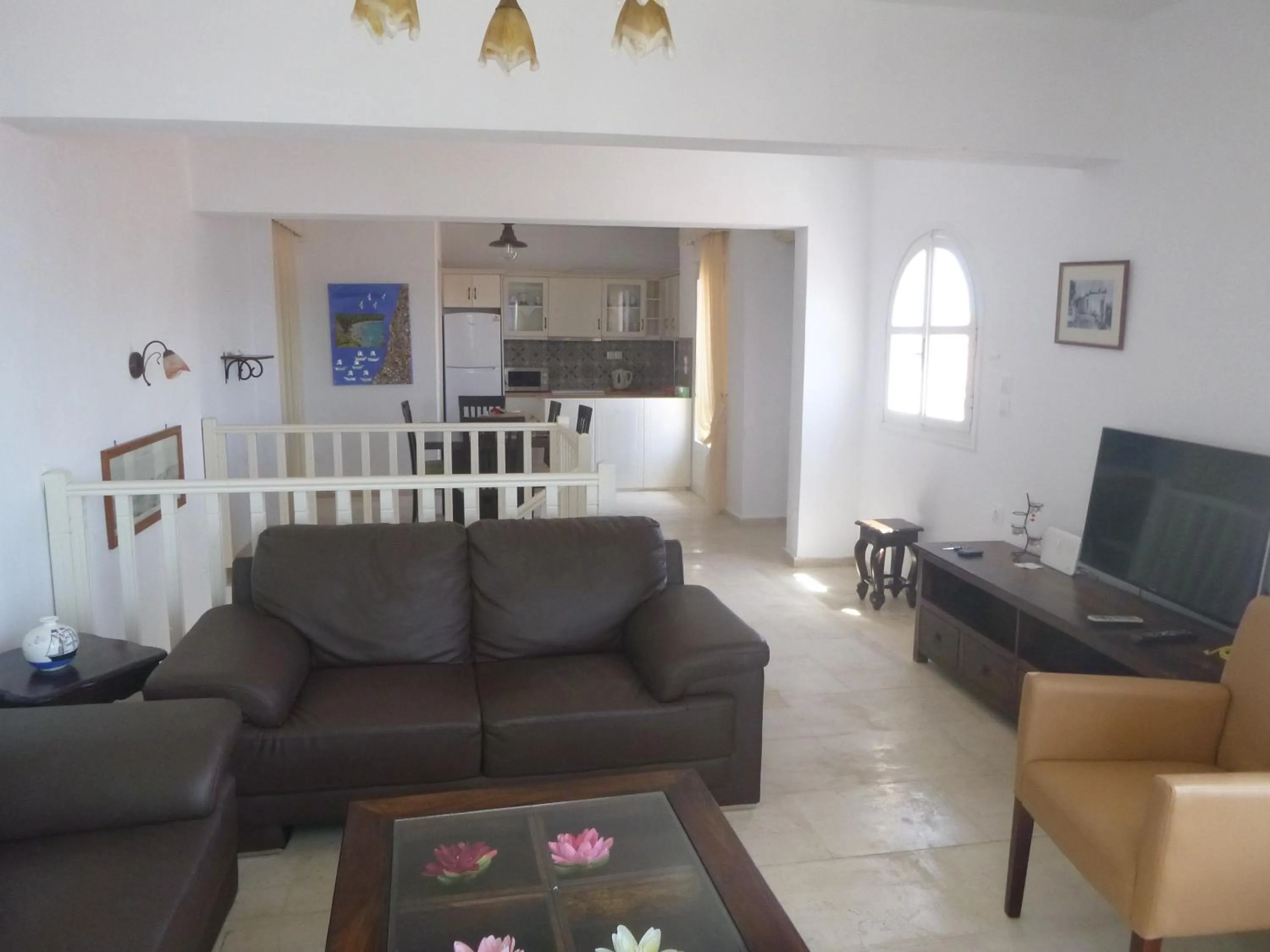Paradisos House