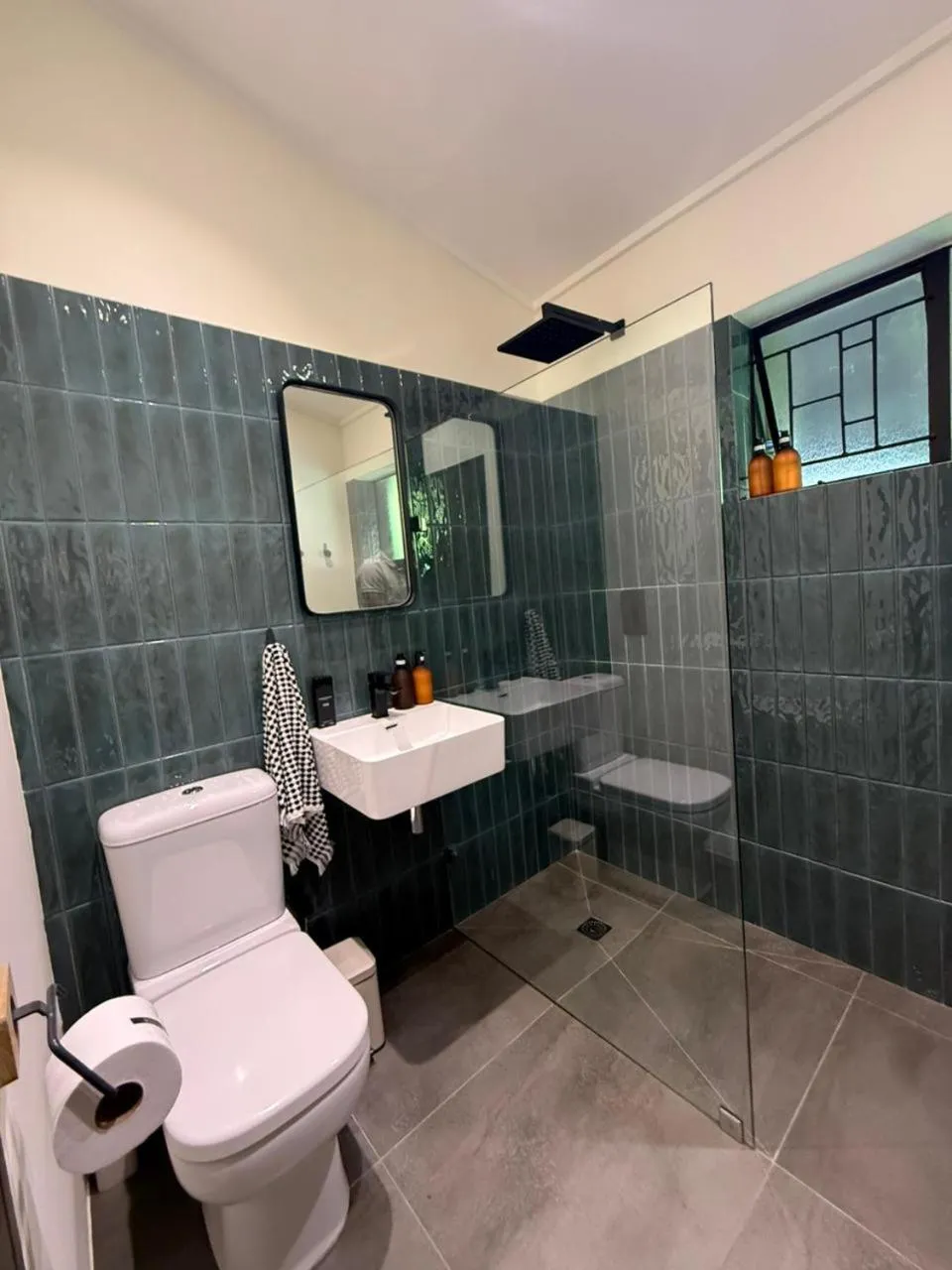 Toilet in Twice Central Guest House