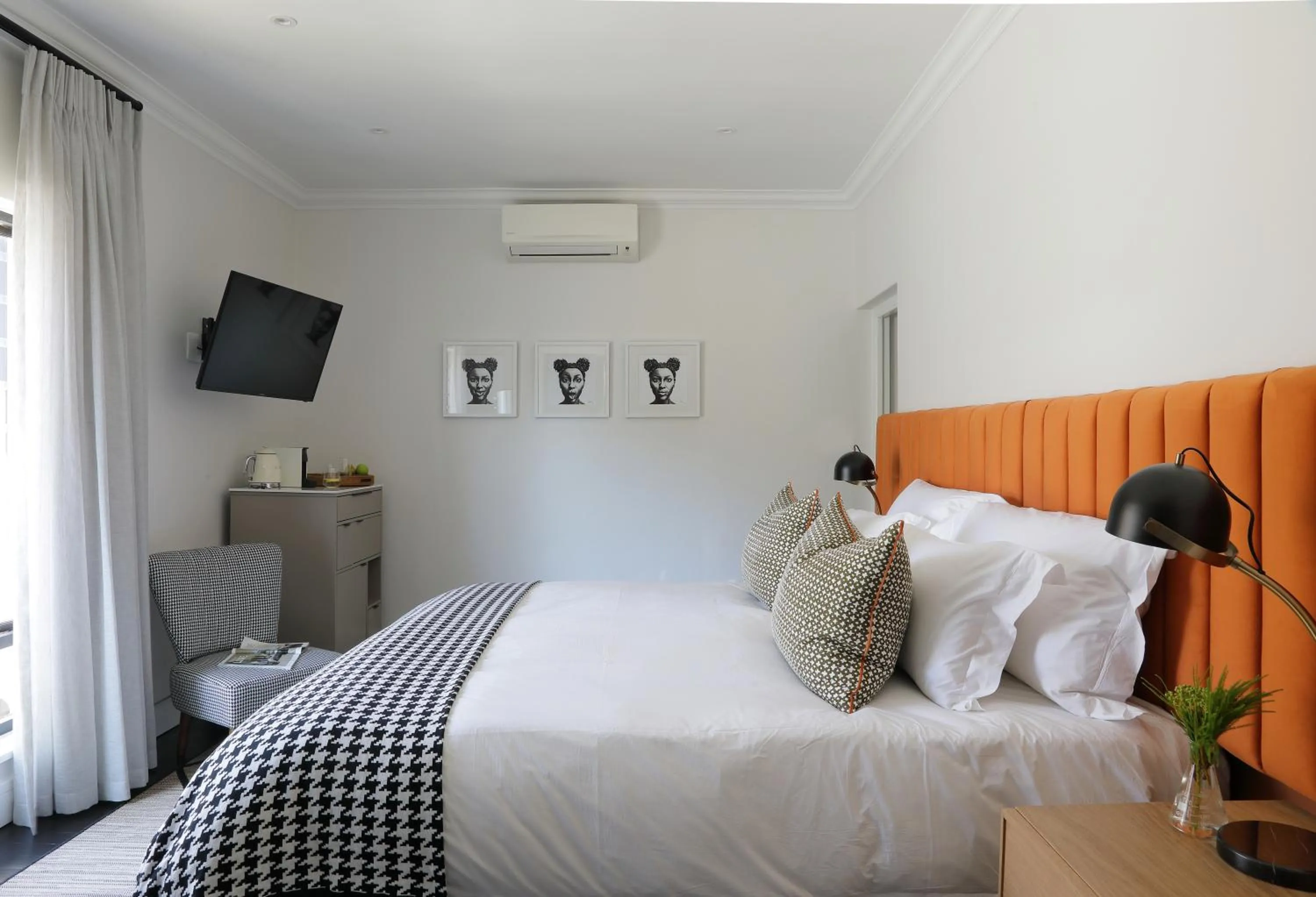 Bed in Twice Central Guest House