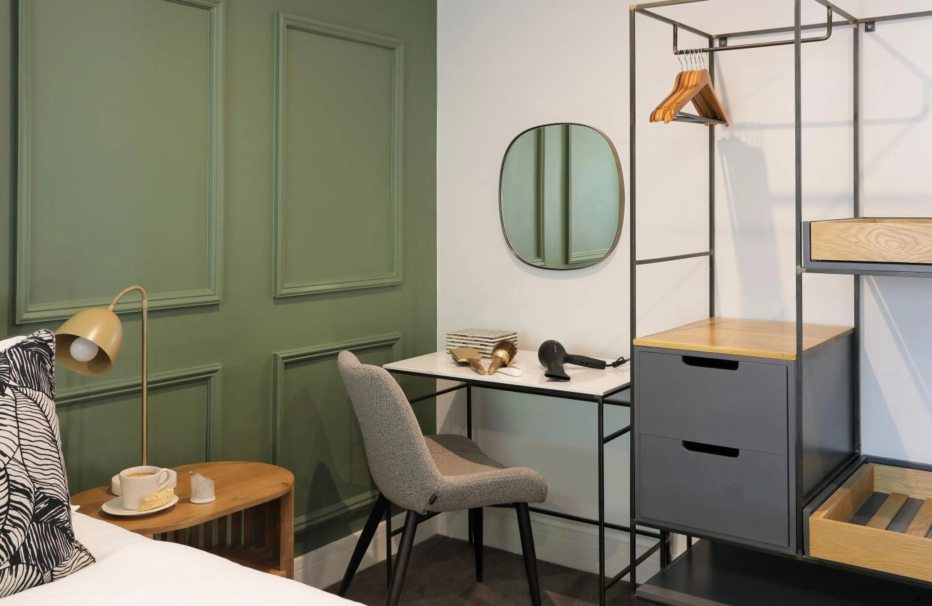 Seating area, Bed in Twice Central Guest House