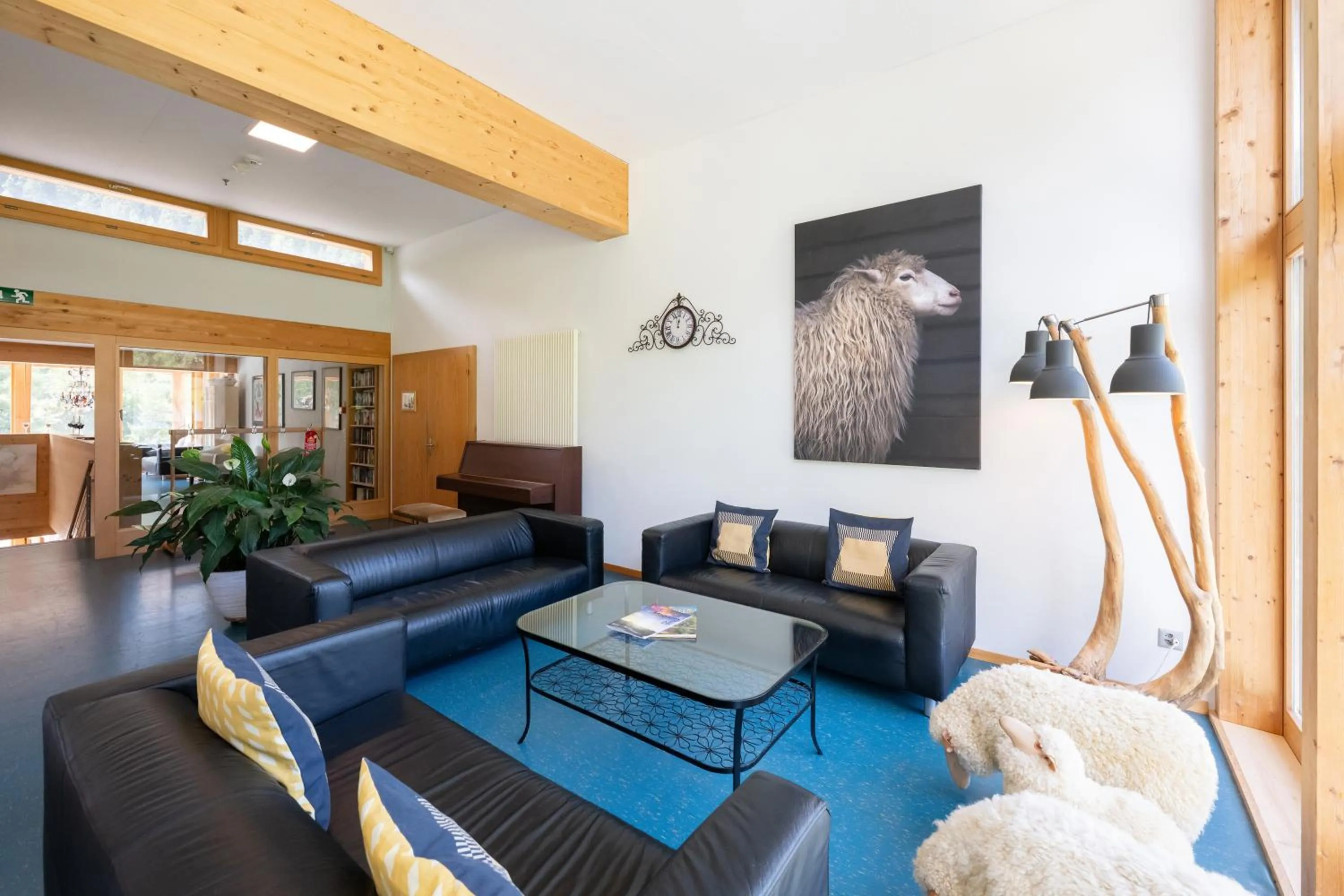 Communal lounge/ TV room in Shima-Davos