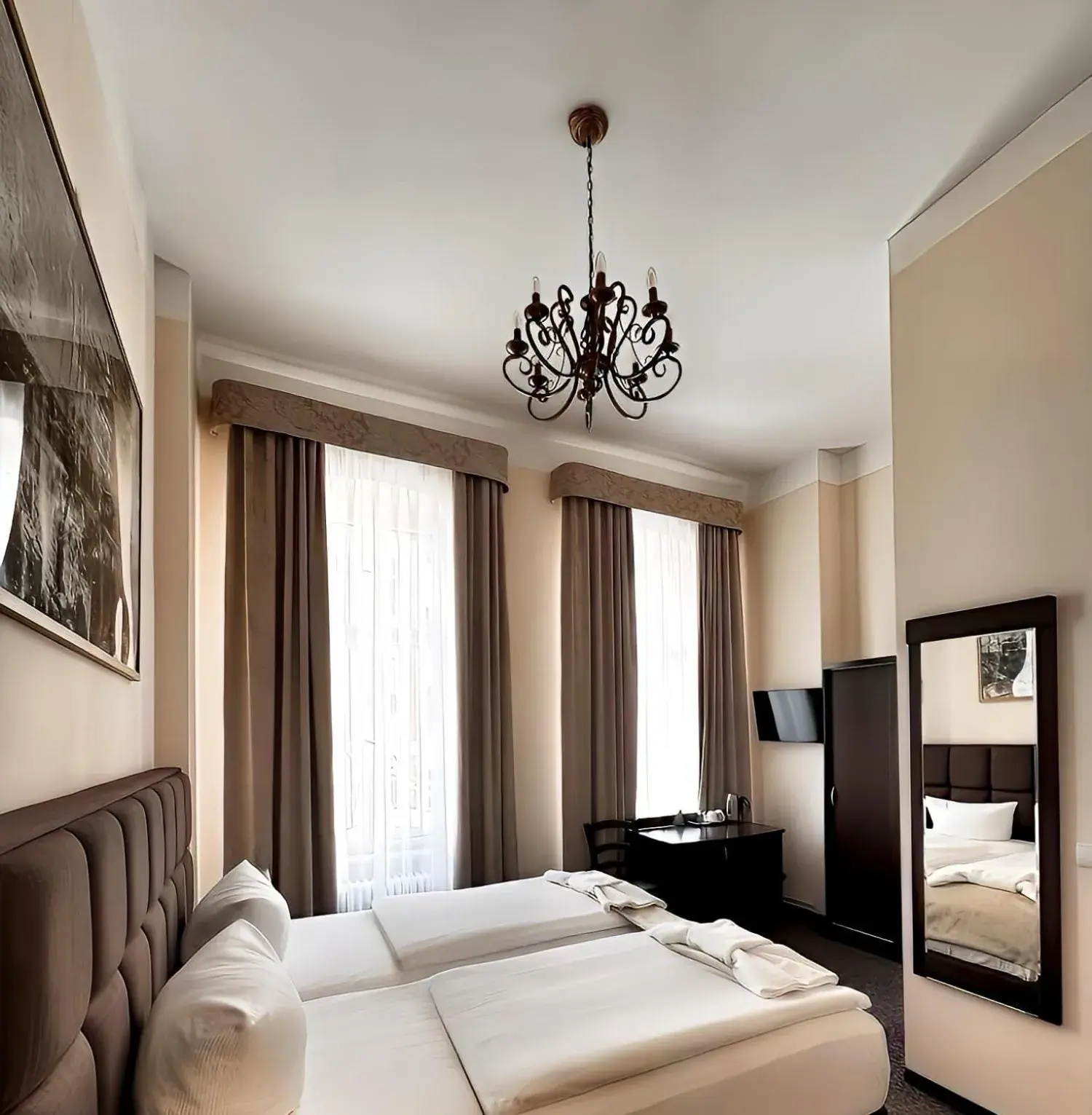 Photo of the whole room, Bed in Upper Room Hotel Kurfürstendamm Photo of the whole room, Bed in Upper Room Hotel Kurfürstendamm