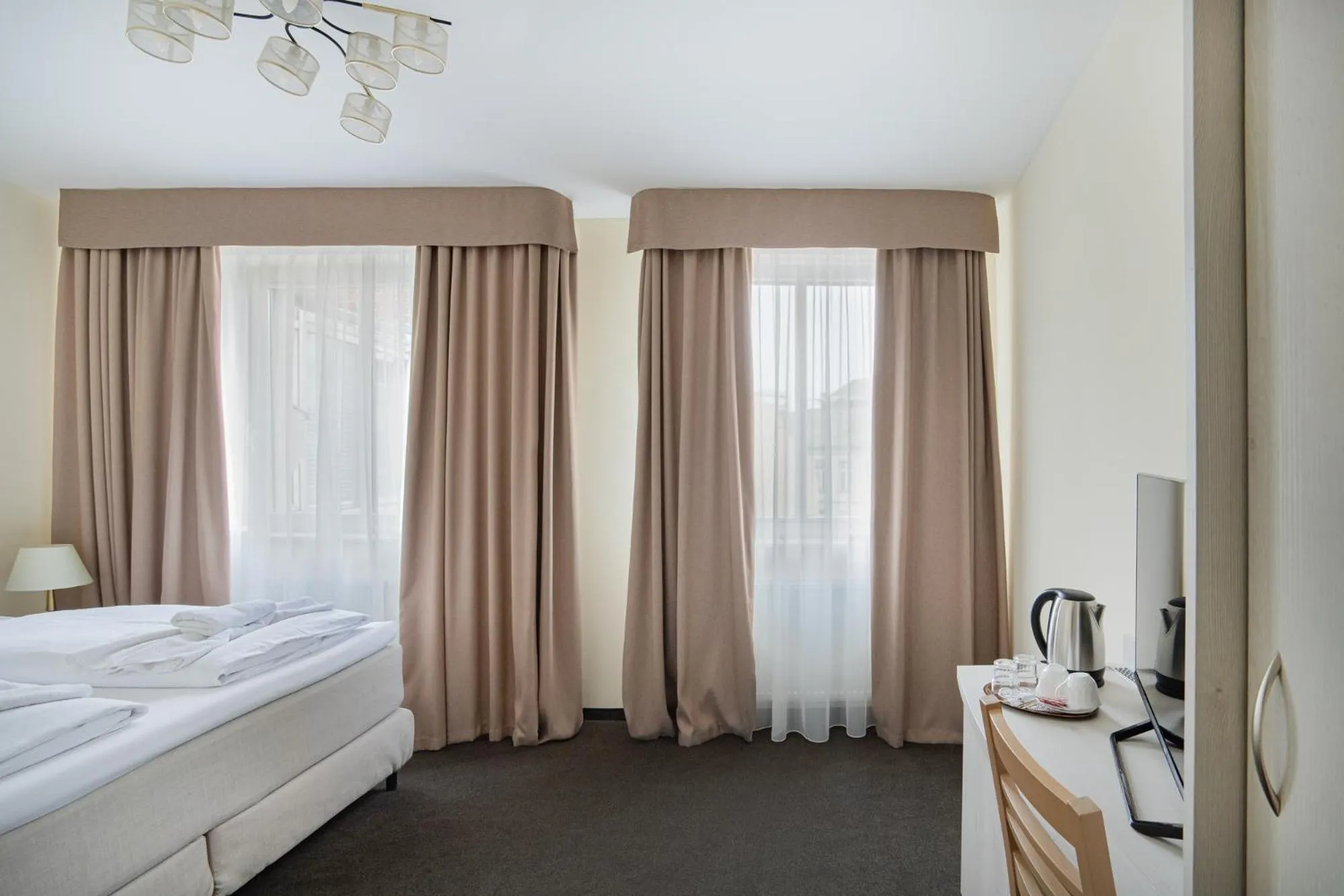 Photo of the whole room, Bed in Upper Room Hotel Kurfürstendamm