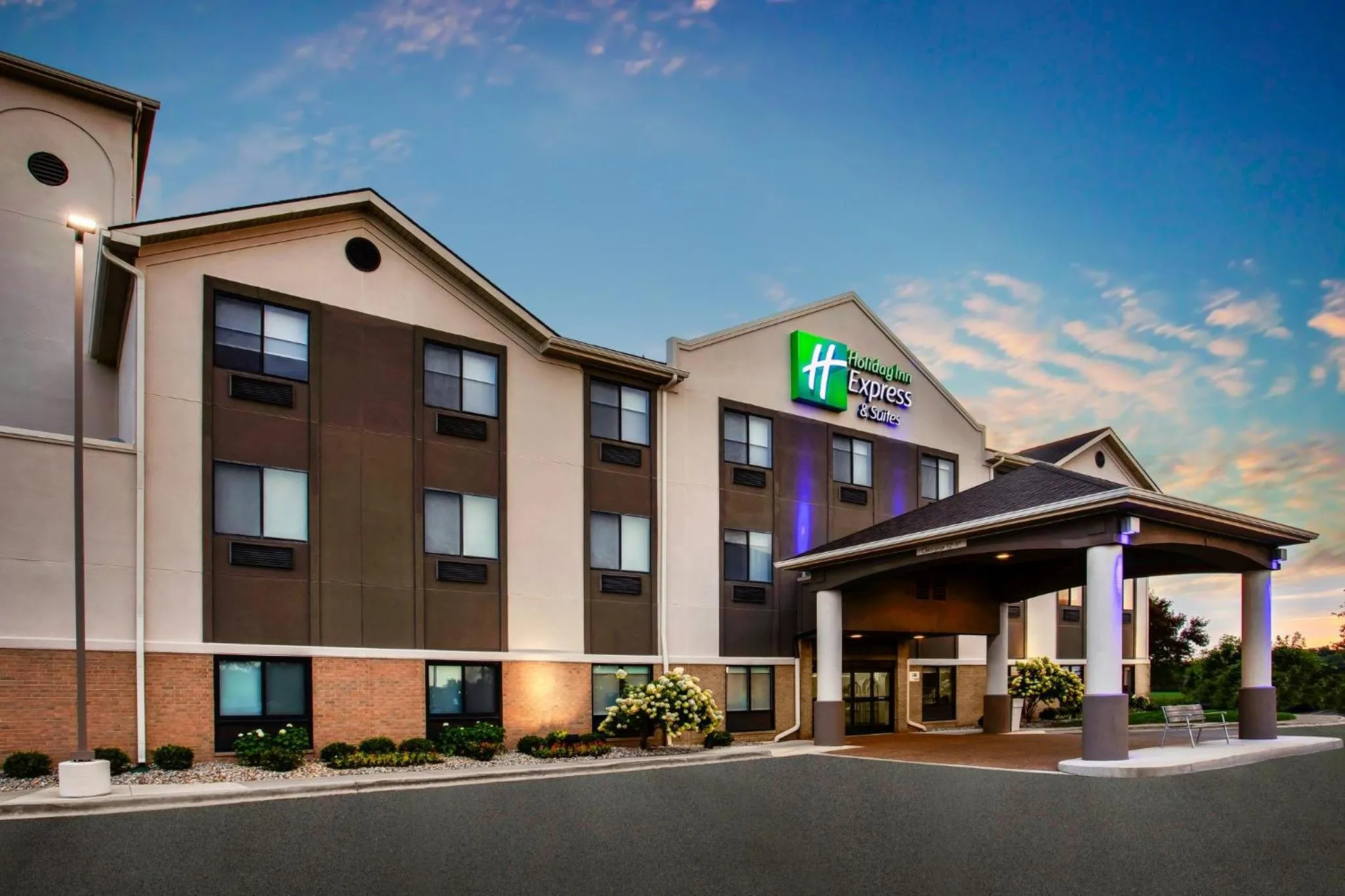 Property building in Holiday Inn Express Hotel & Suites - Belleville Area by IHG