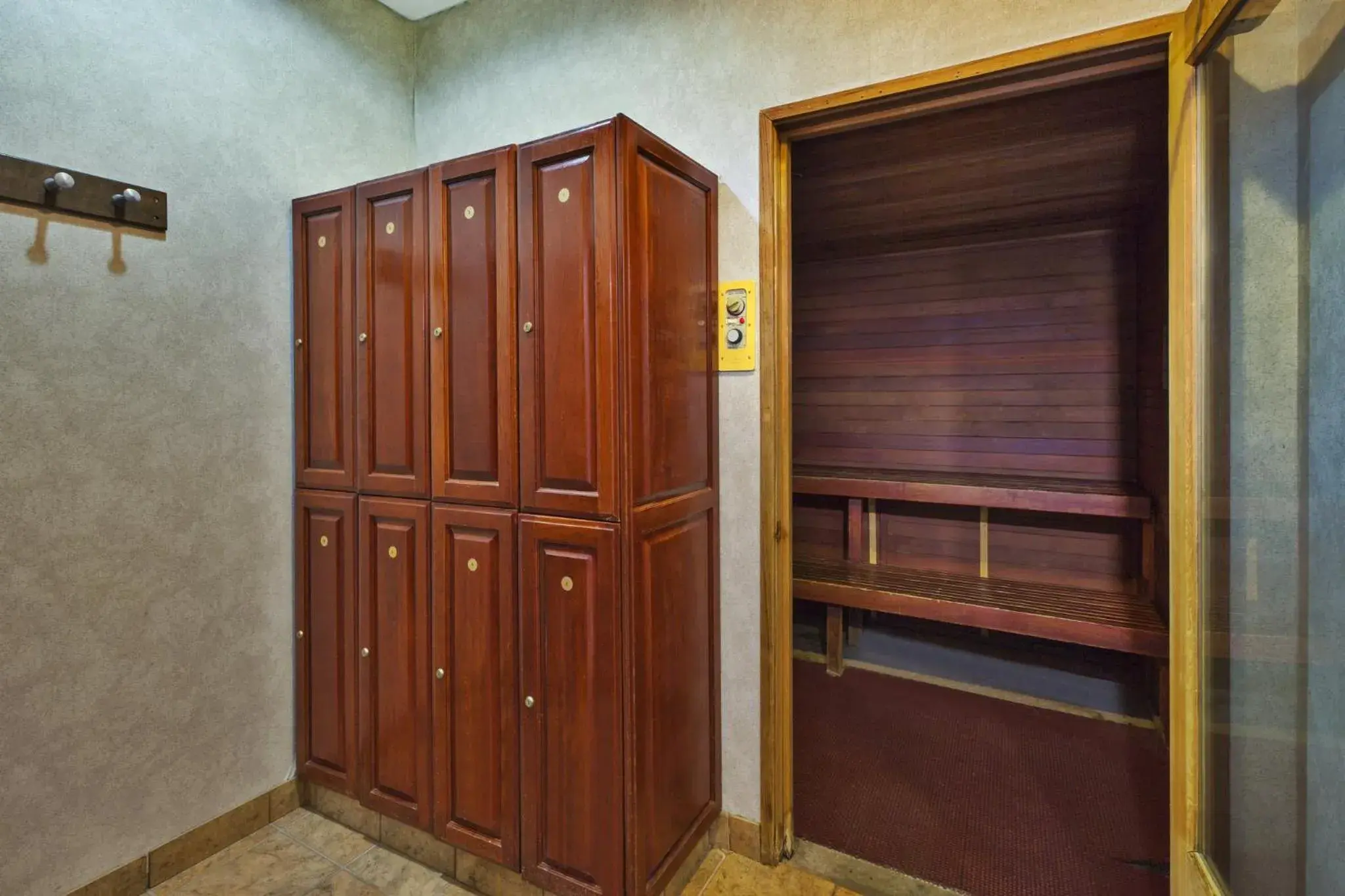 Fitness centre/facilities in Holiday Inn Express Hotel & Suites - Belleville Area by IHG Fitness centre/facilities in Holiday Inn Express Hotel & Suites - Belleville Area by IHG