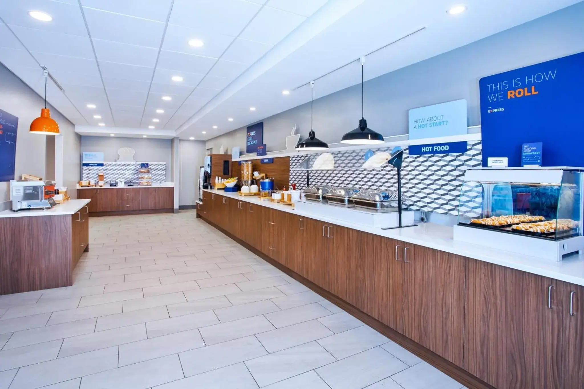 Breakfast in Holiday Inn Express Hotel & Suites - Belleville Area by IHG Breakfast in Holiday Inn Express Hotel & Suites - Belleville Area by IHG