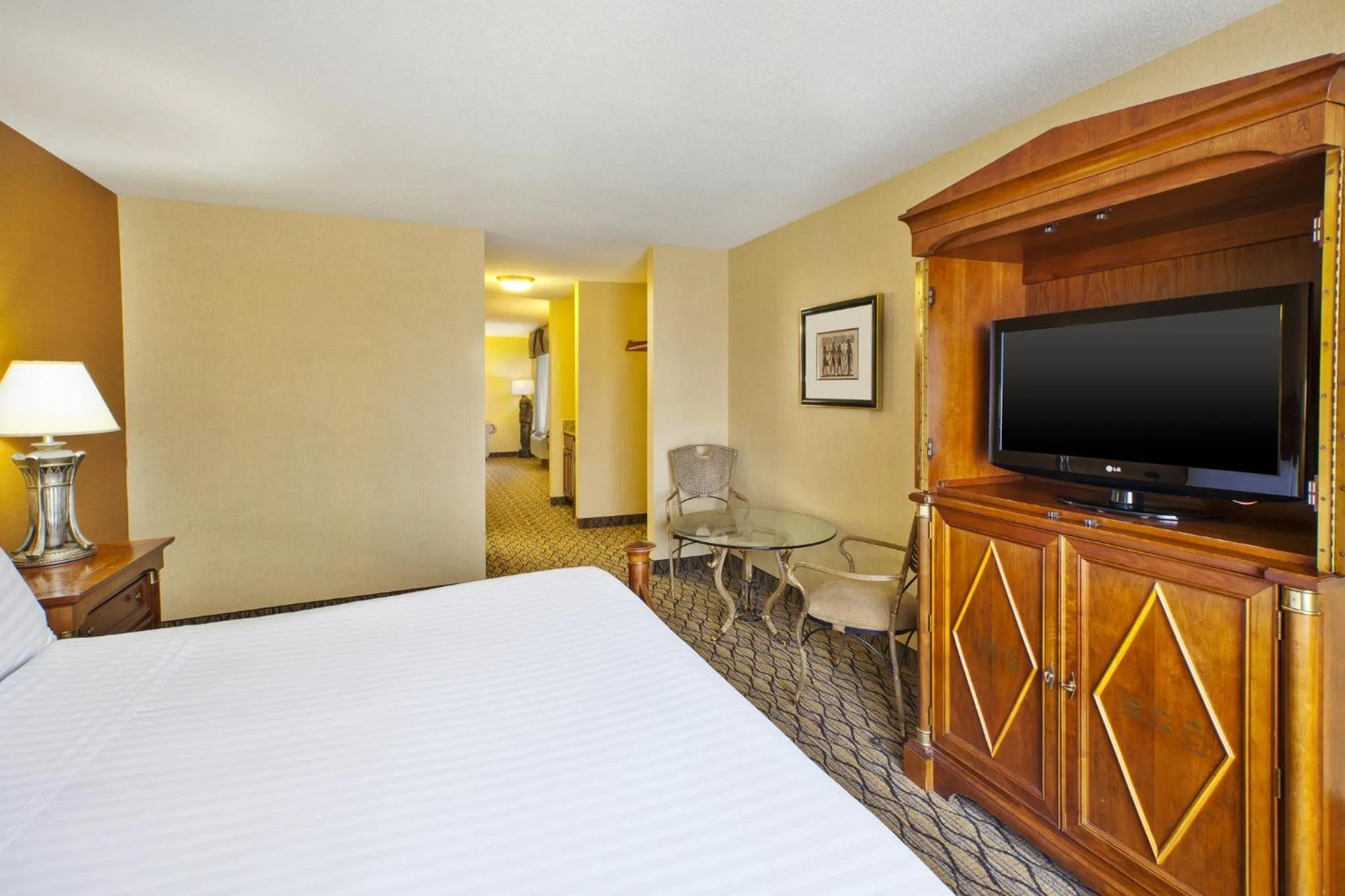 Photo of the whole room, Bed in Holiday Inn Express Hotel & Suites - Belleville Area by IHG