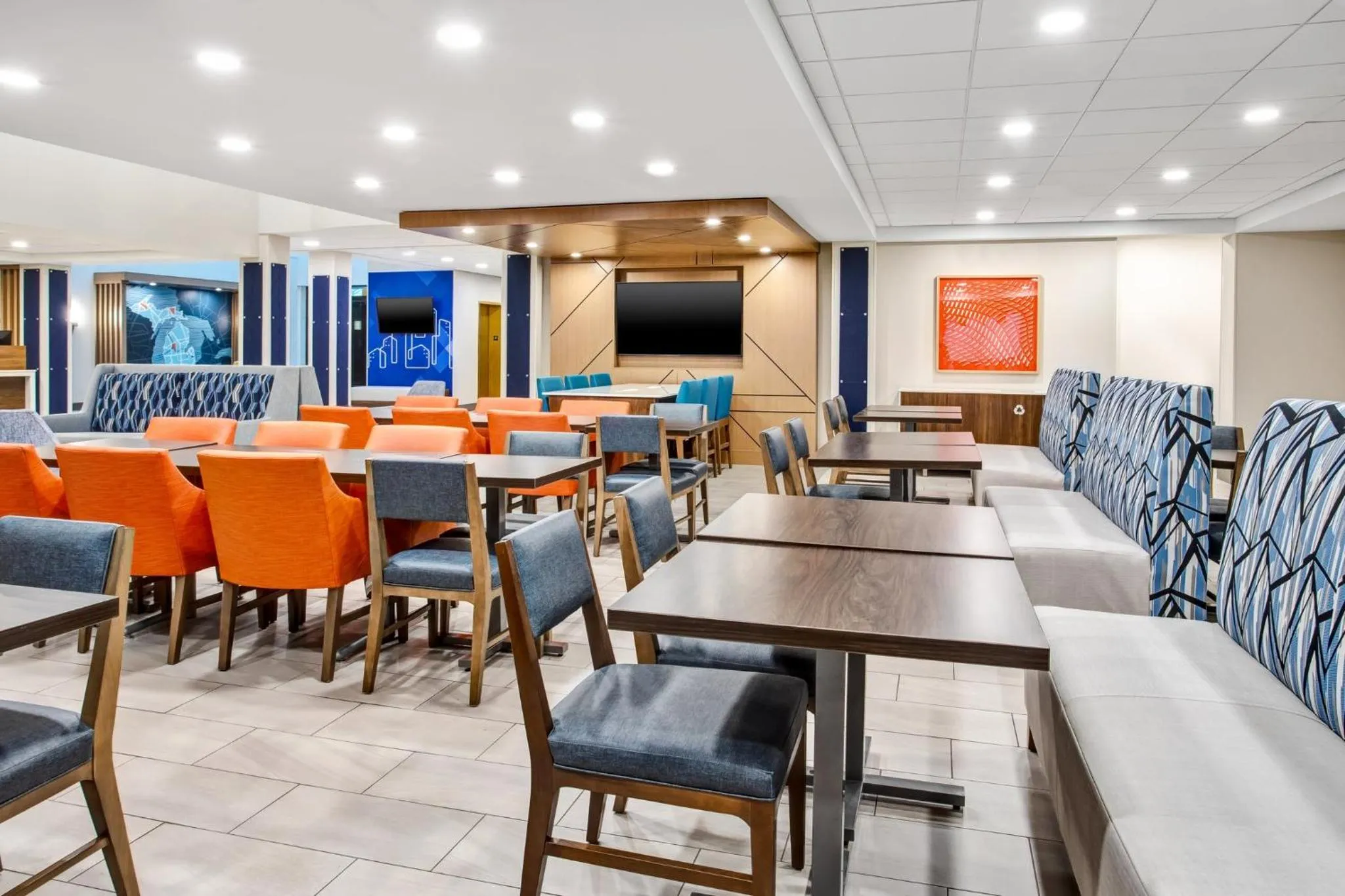 Property building in Holiday Inn Express Hotel & Suites - Belleville Area by IHG