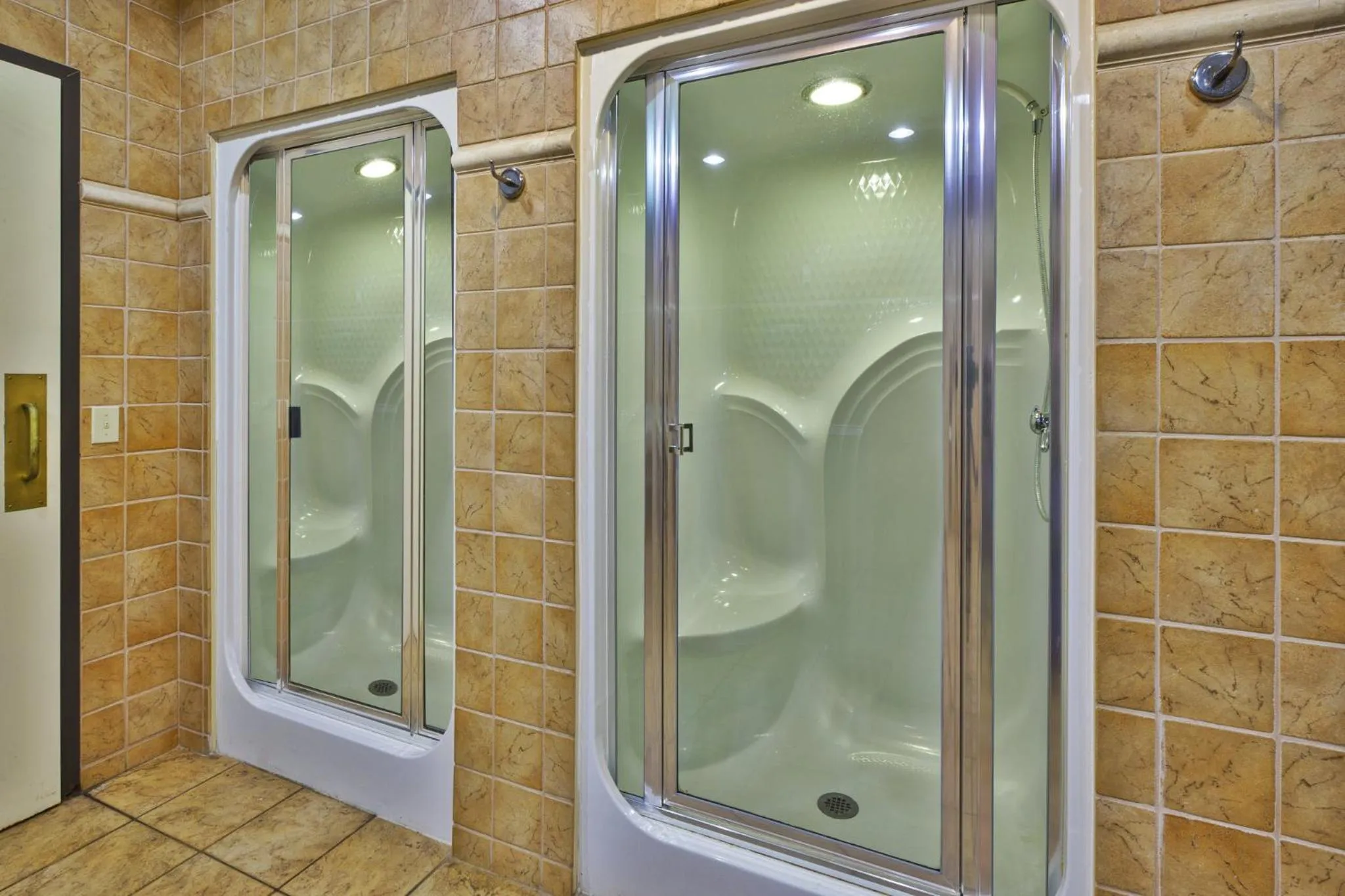 Fitness centre/facilities in Holiday Inn Express Hotel & Suites - Belleville Area by IHG