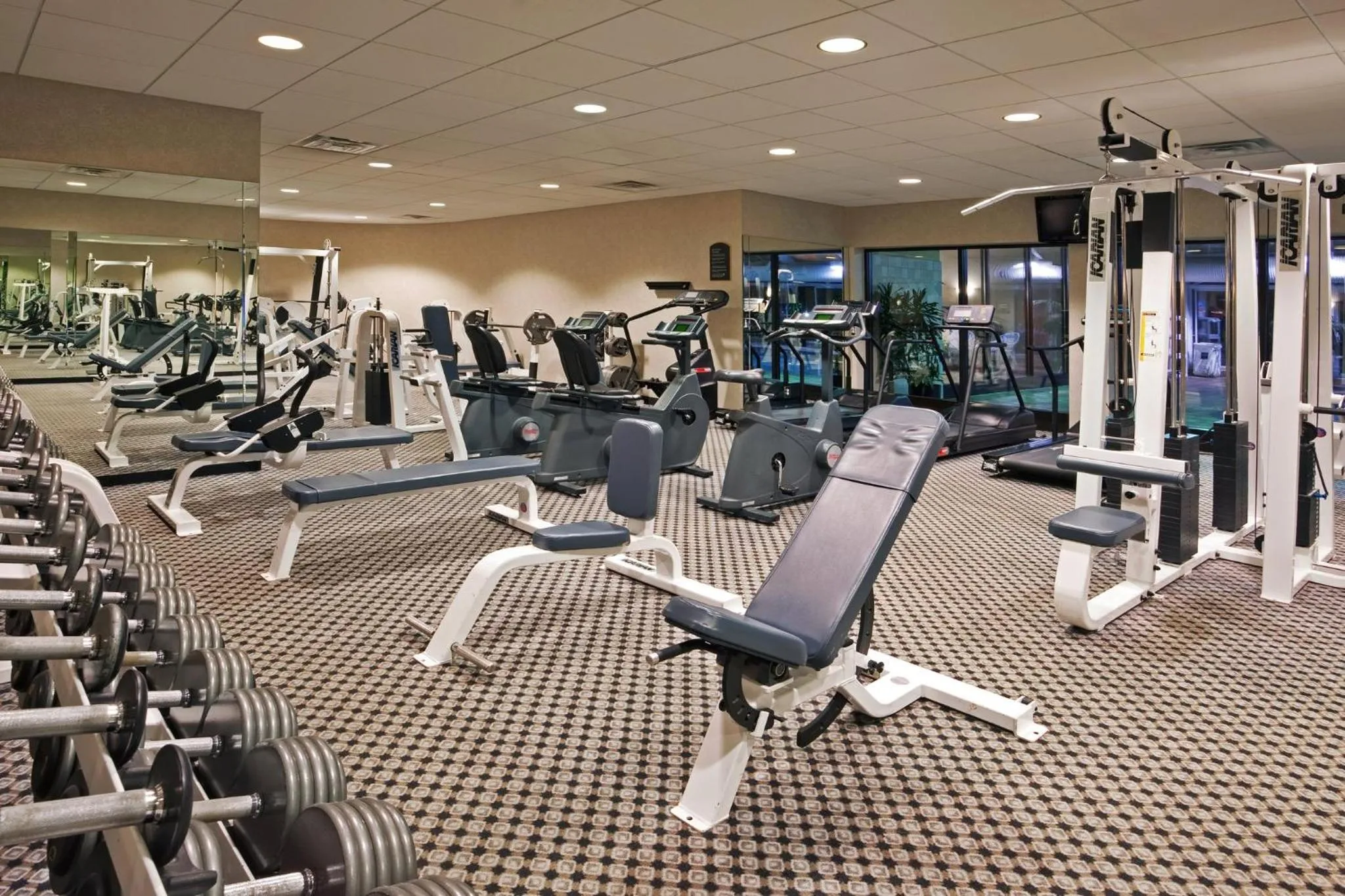 Fitness centre/facilities in Holiday Inn Express Hotel & Suites - Belleville Area by IHG