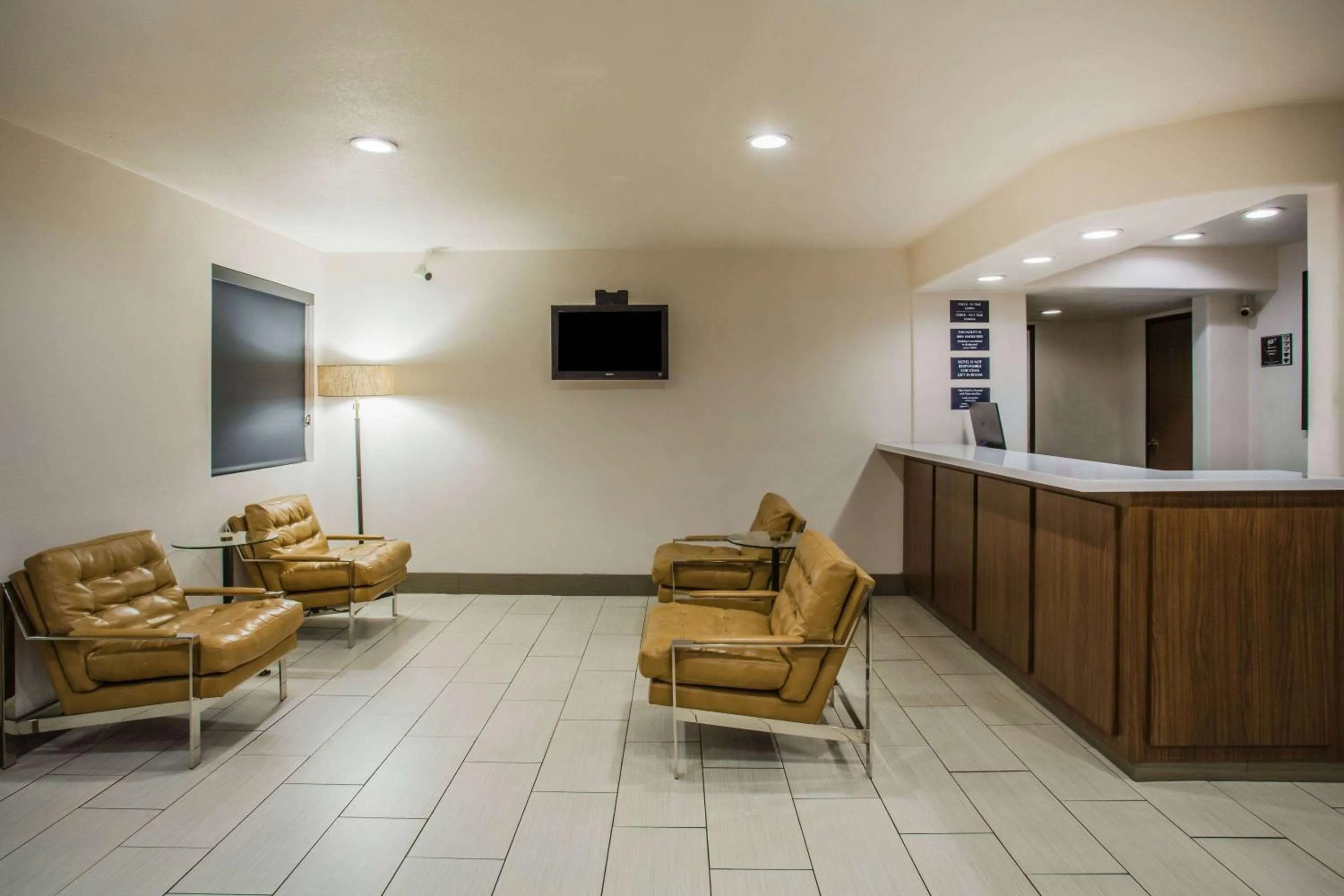 Lobby or reception in Super 8 by Wyndham Flagstaff
