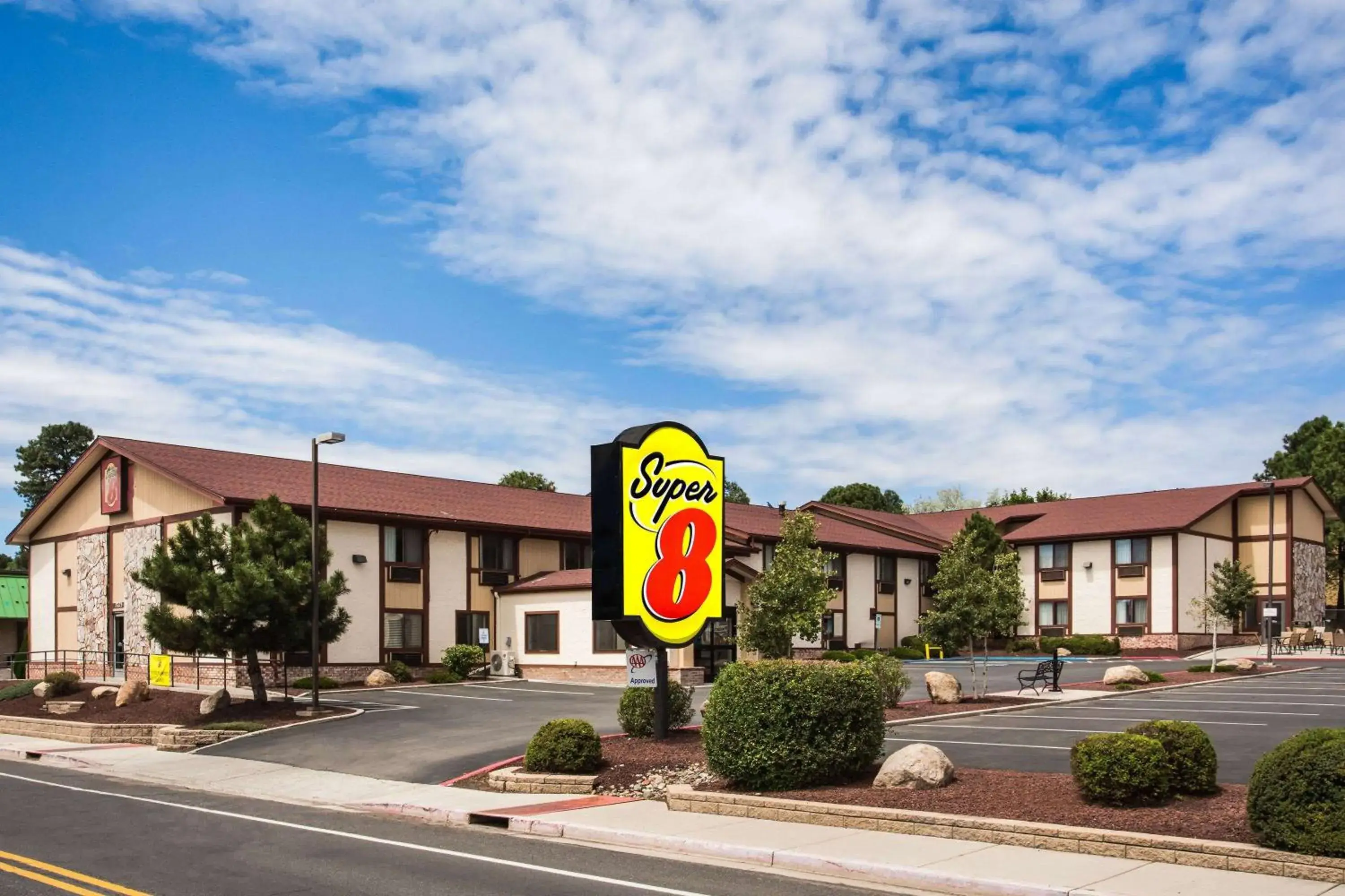 Property building in Super 8 by Wyndham Flagstaff Property building in Super 8 by Wyndham Flagstaff