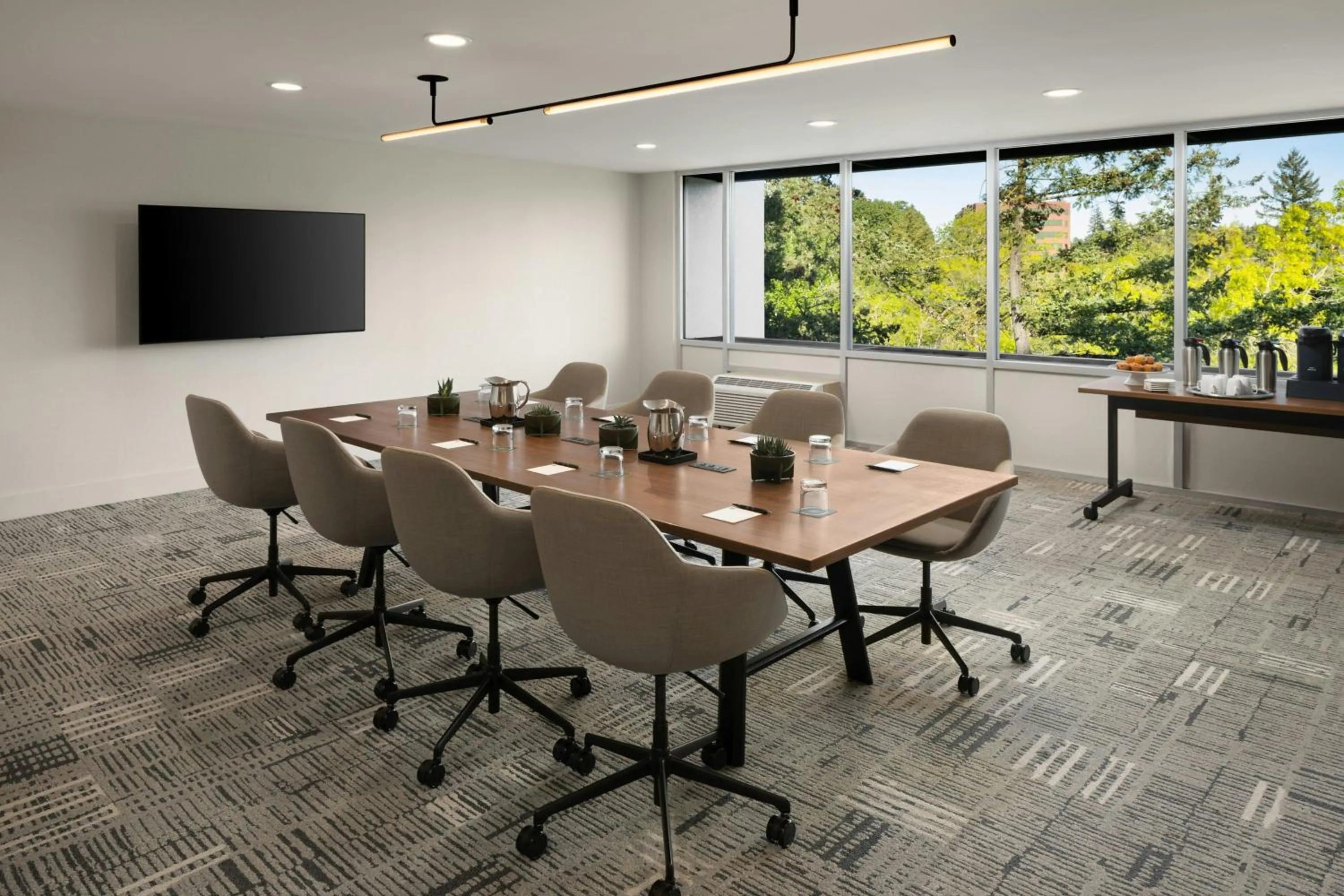 Meeting/conference room in AC Hotel by Marriott Portland Lake Oswego