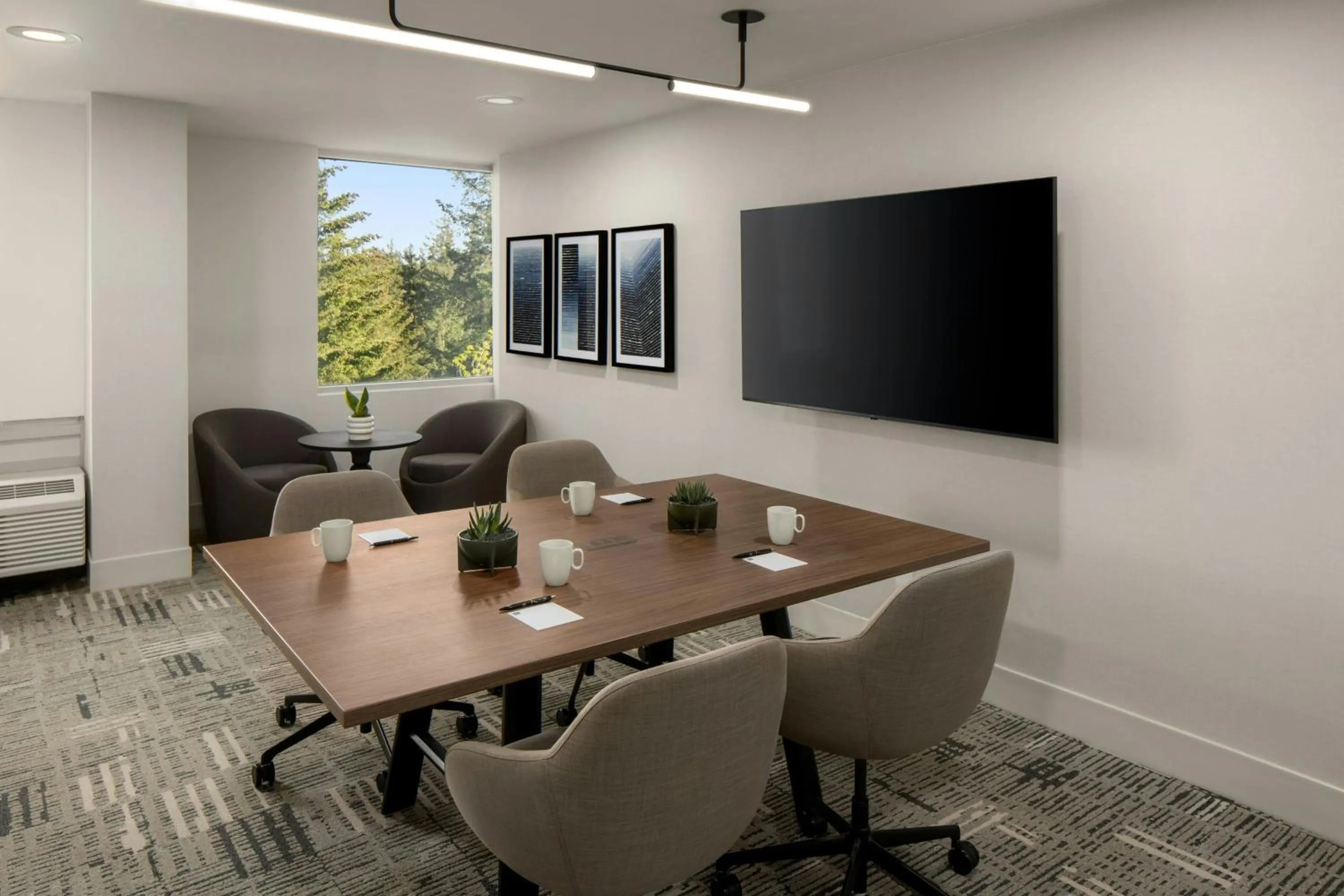 Meeting/conference room in AC Hotel by Marriott Portland Lake Oswego