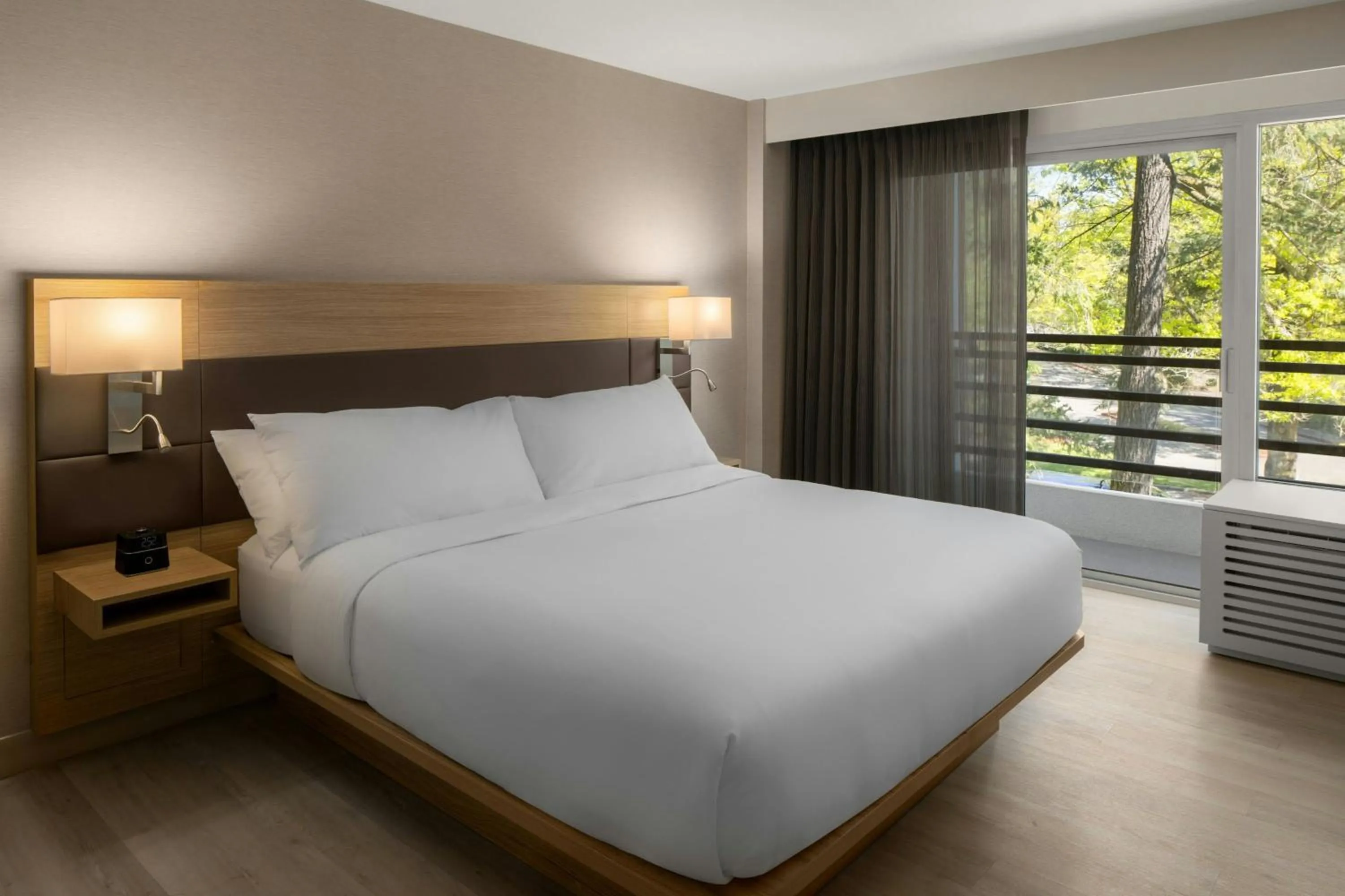 Bedroom, Bed in AC Hotel by Marriott Portland Lake Oswego