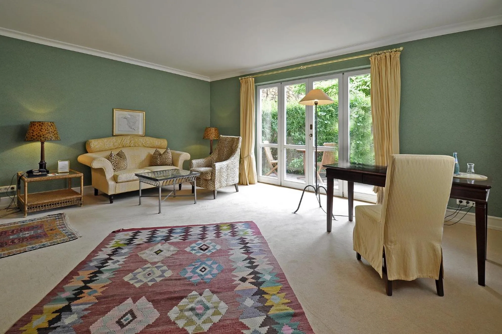 Photo of the whole room in Herrenhaus von Löw