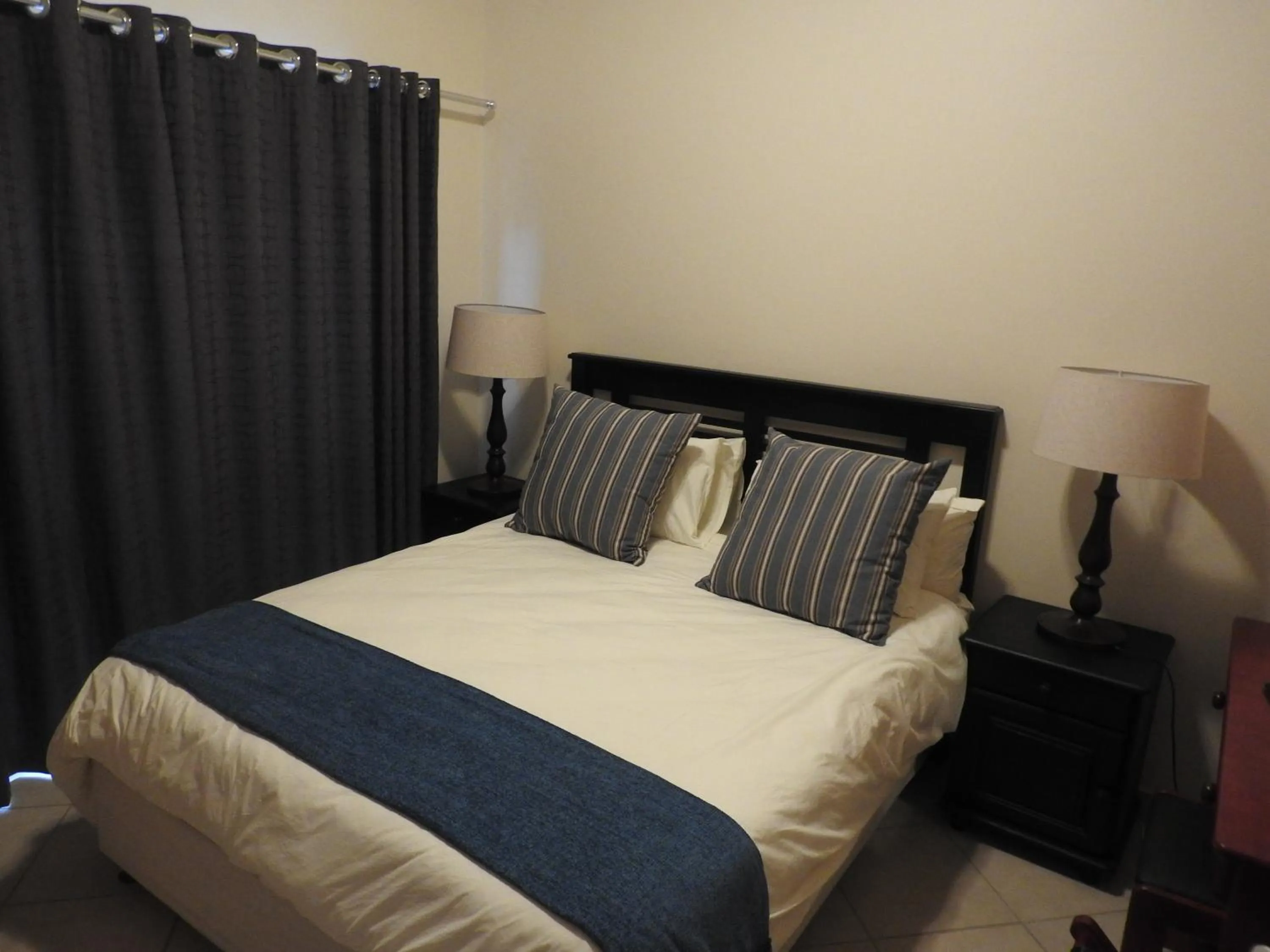 Bedroom, Bed in Turtle Bay Lodge