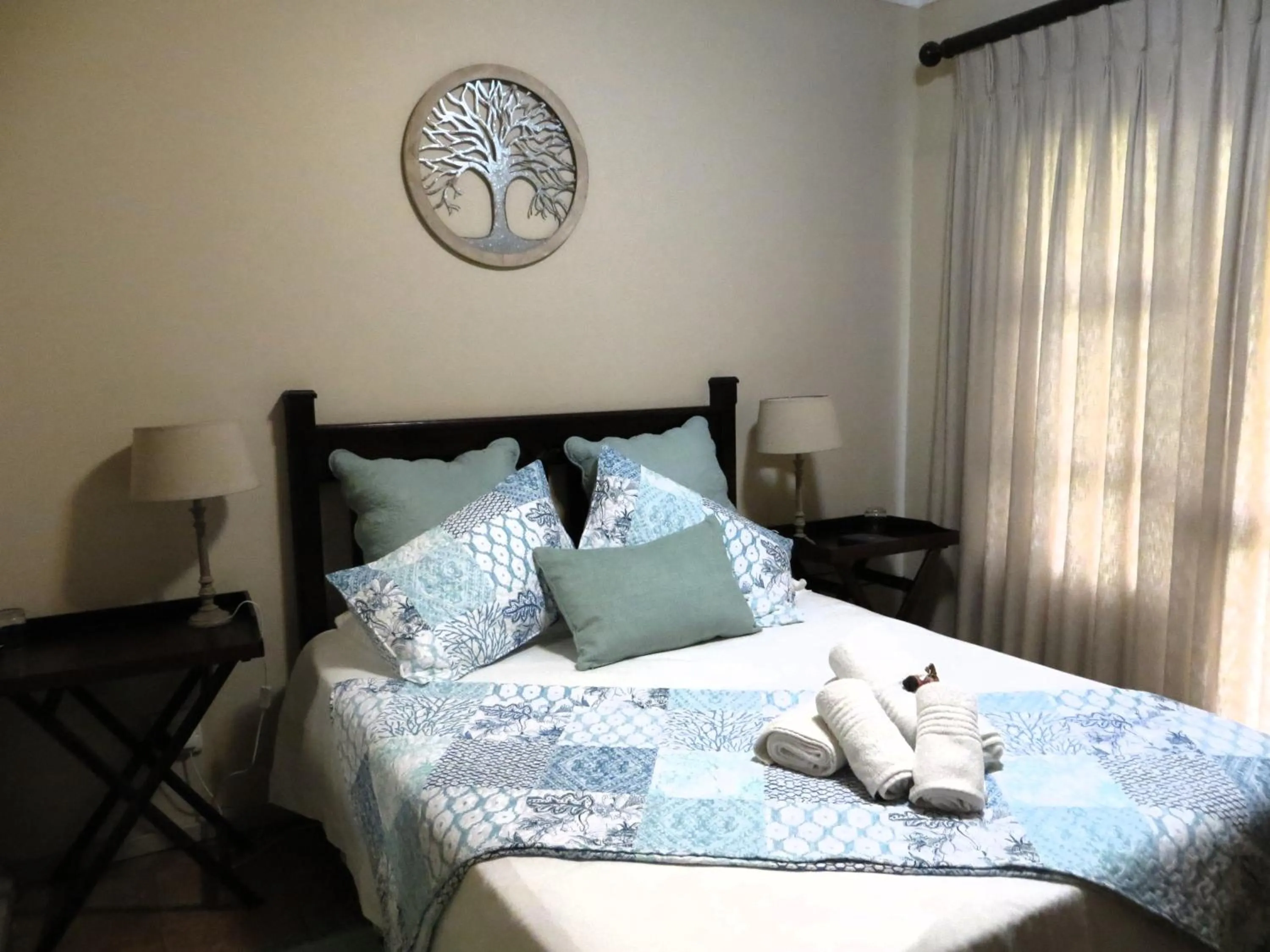 Bed in Ash River Lodge