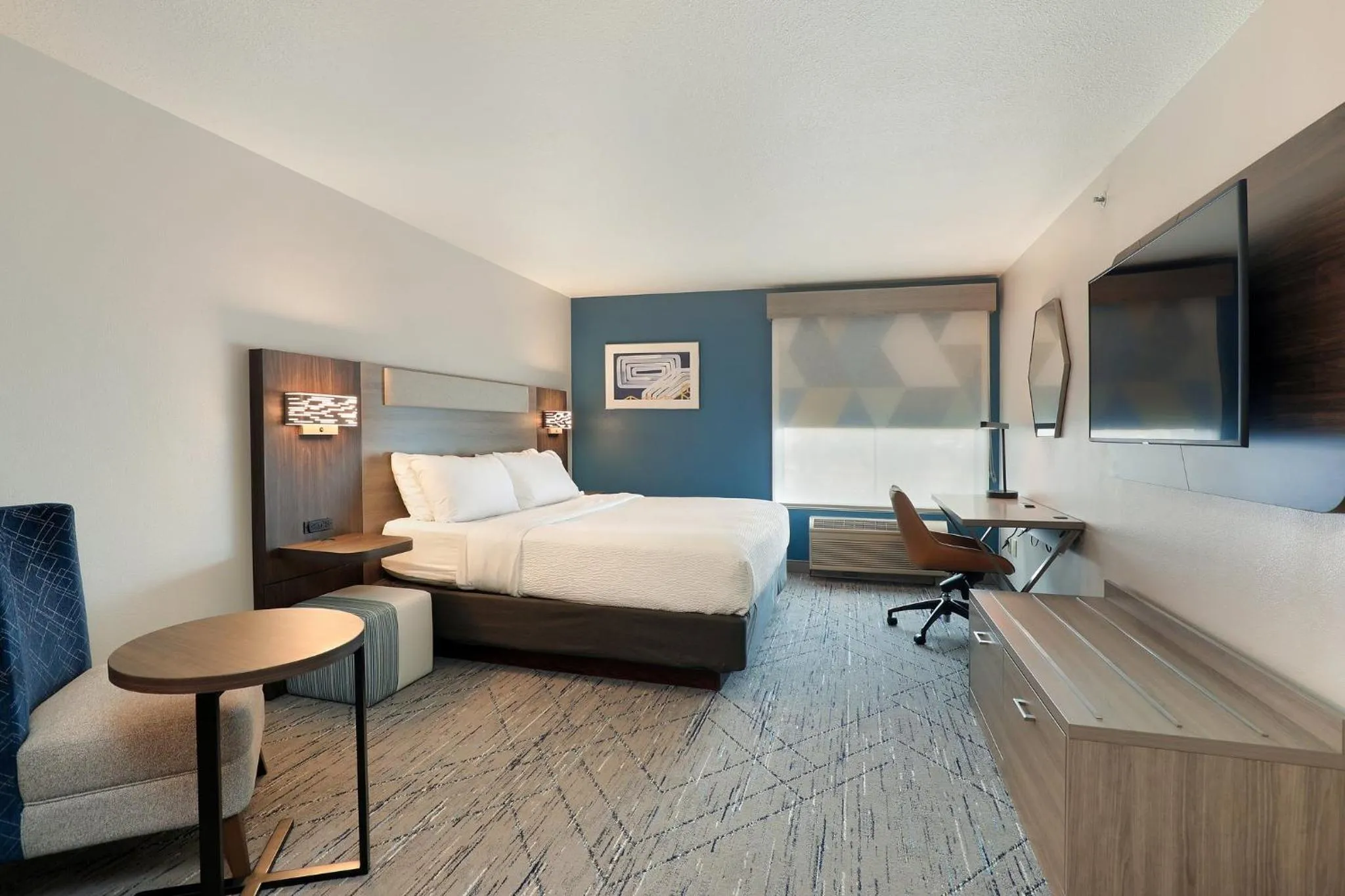Bedroom, Bed in Holiday Inn Express Hotel & Suites Milwaukee-New Berlin by IHG