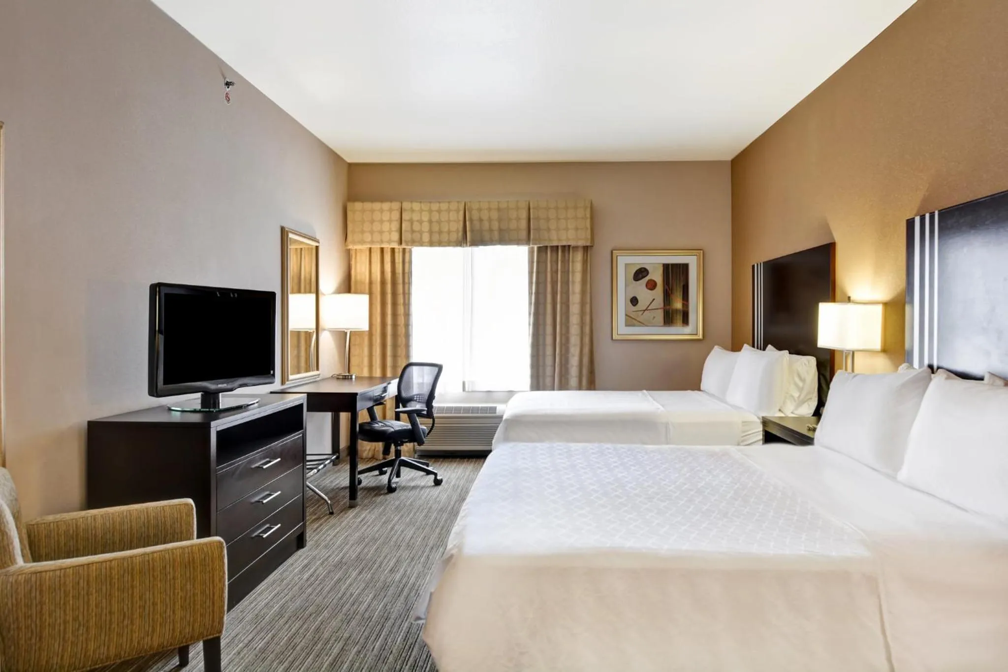 Bedroom, Bed in Holiday Inn Express Hotel & Suites Milwaukee-New Berlin by IHG