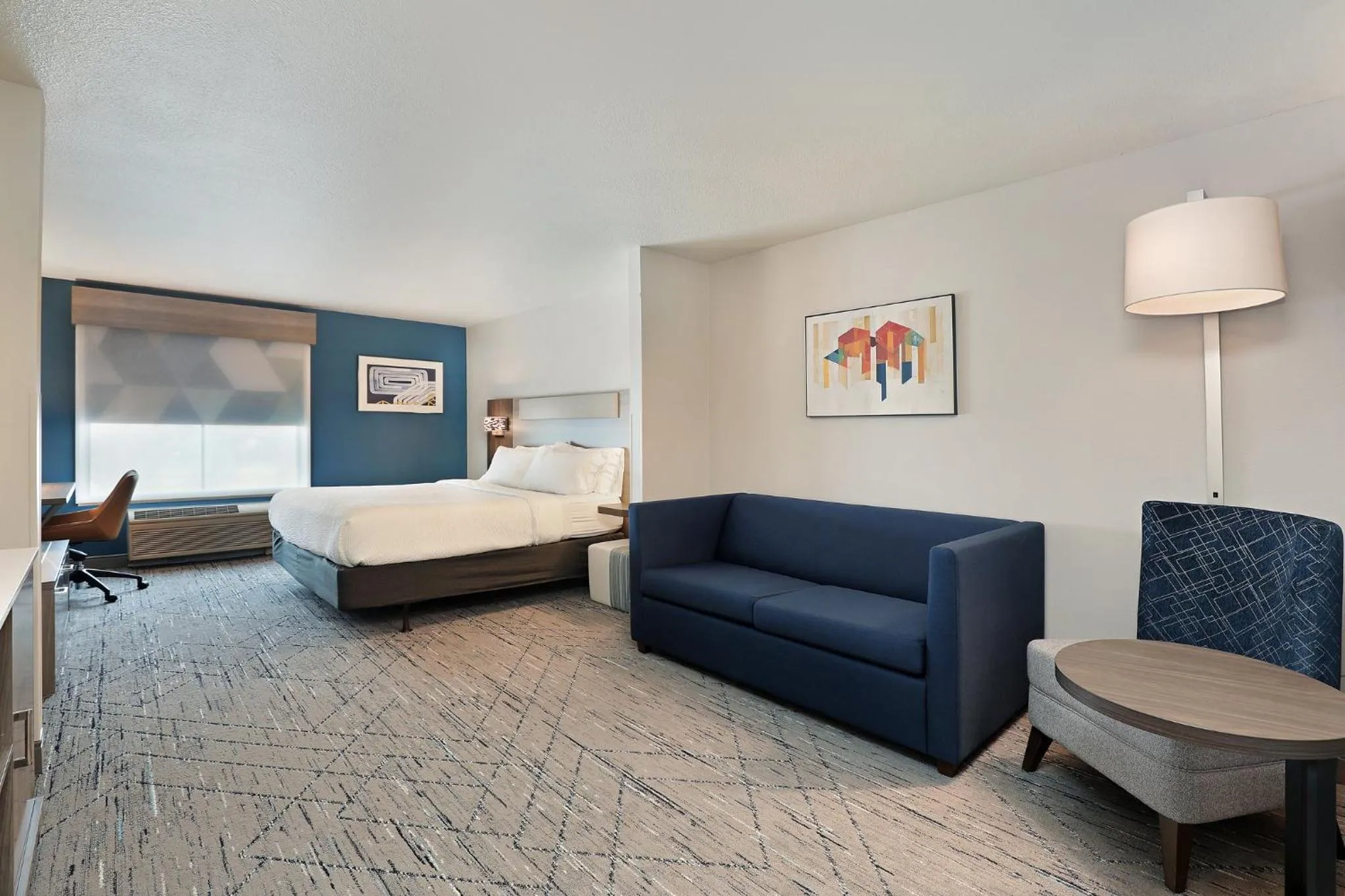 Bedroom, Bed in Holiday Inn Express Hotel & Suites Milwaukee-New Berlin by IHG
