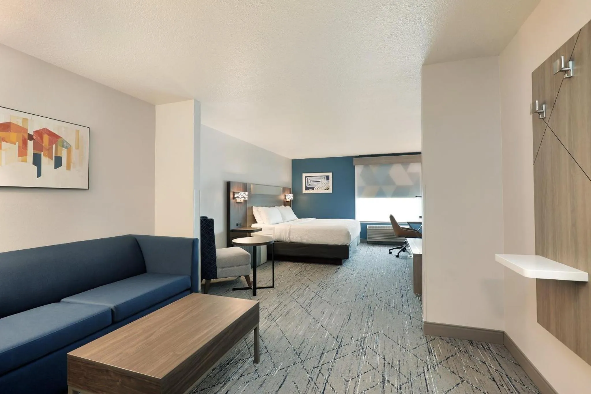 Bedroom, Bed in Holiday Inn Express Hotel & Suites Milwaukee-New Berlin by IHG